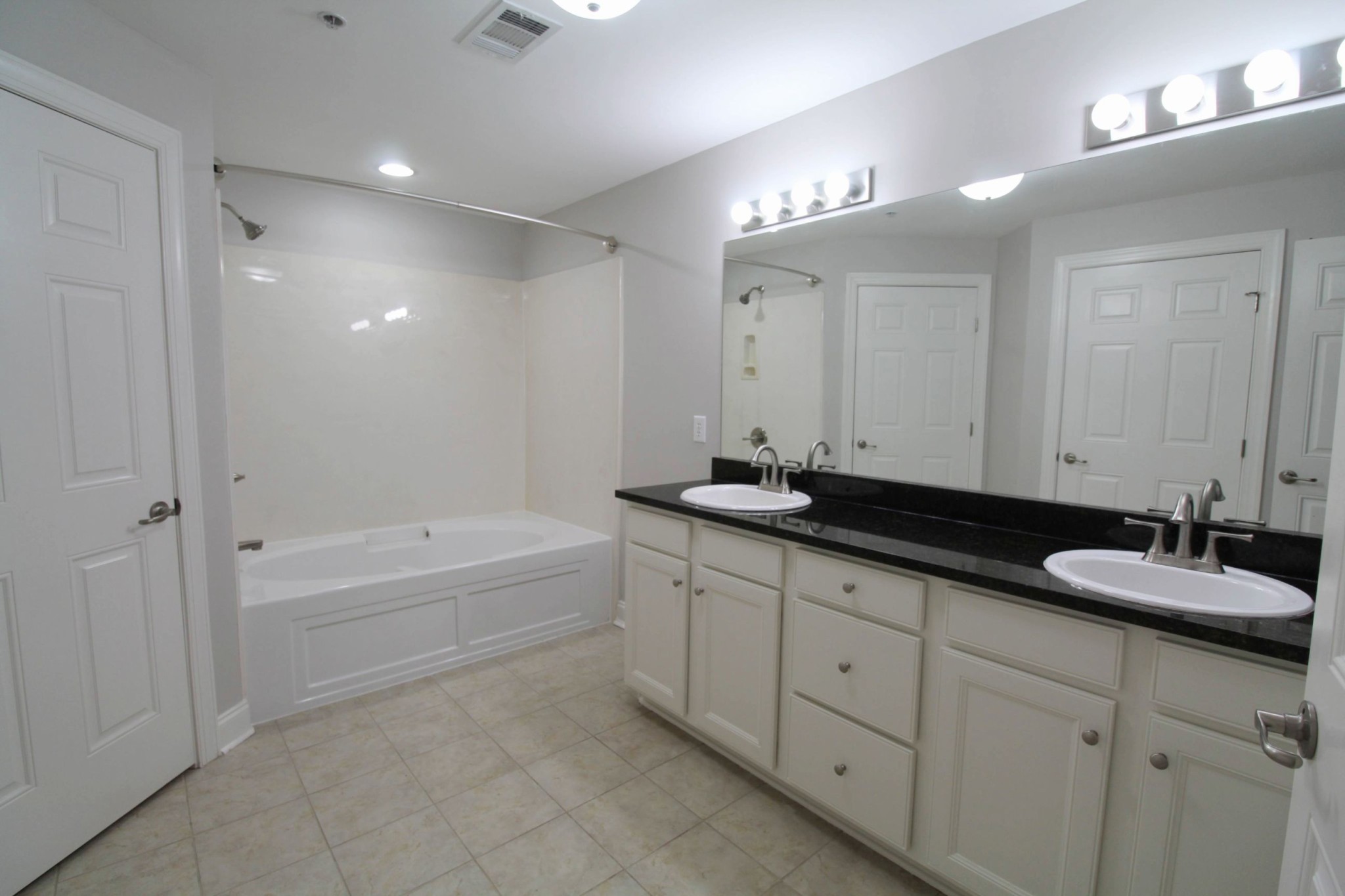 3201 Aspen Grove Dr Unit: J1