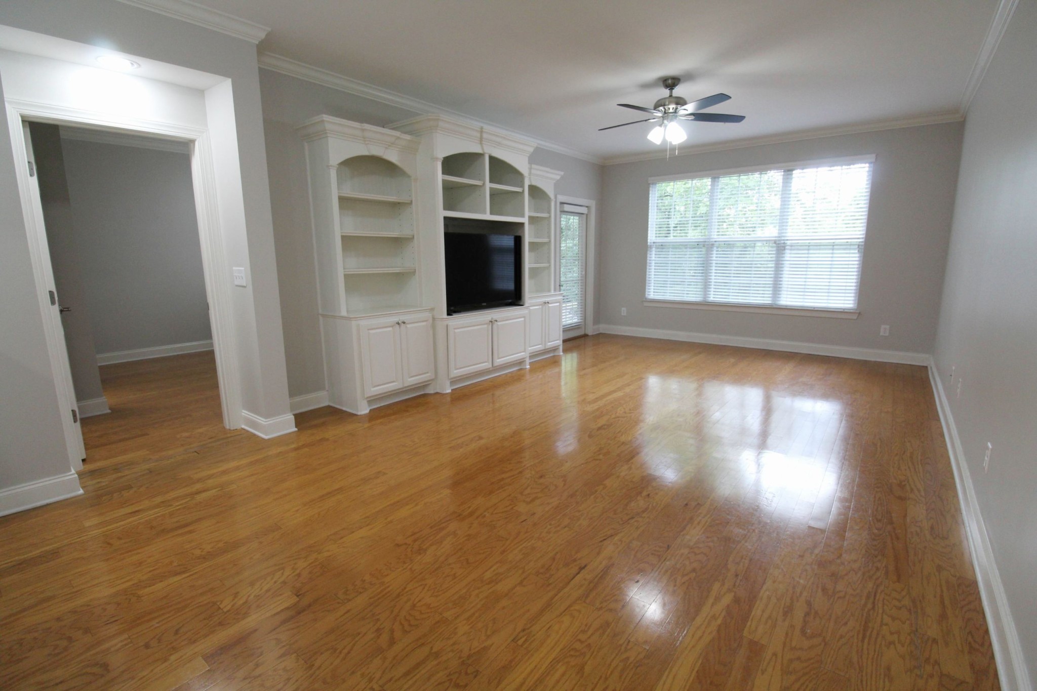 3201 Aspen Grove Dr Unit: J1