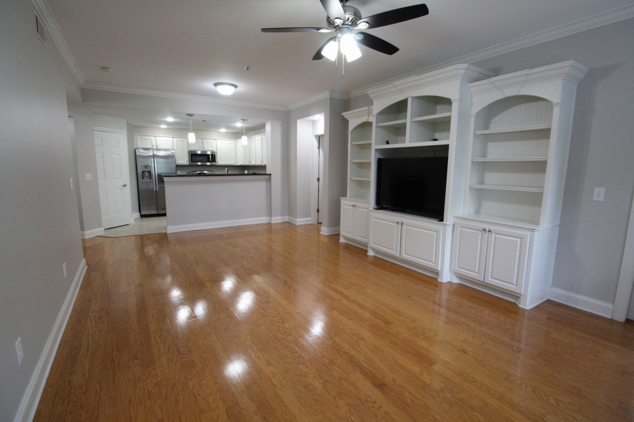 3201 Aspen Grove Dr Unit: J1