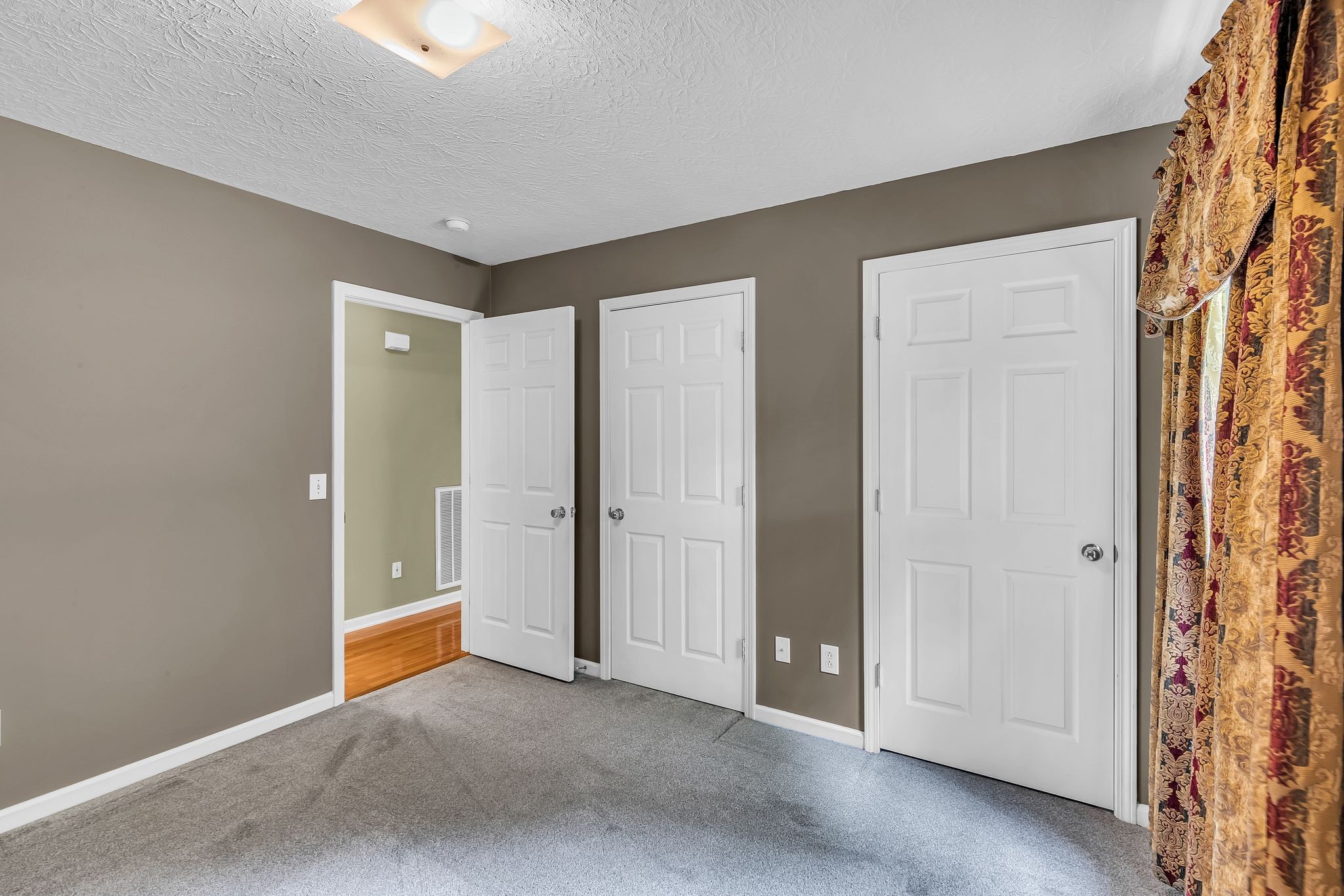 113 Creasy Ct