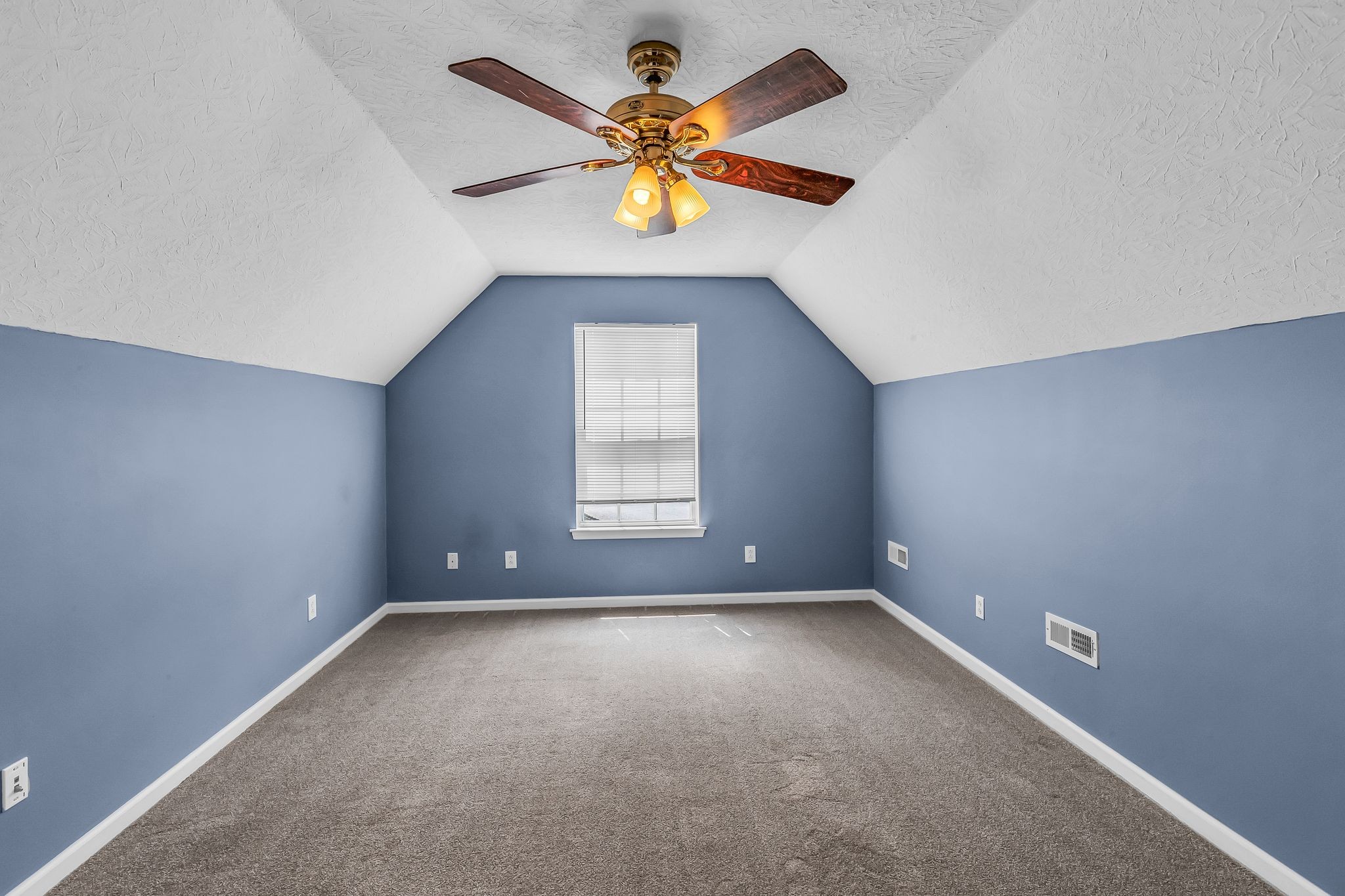 113 Creasy Ct