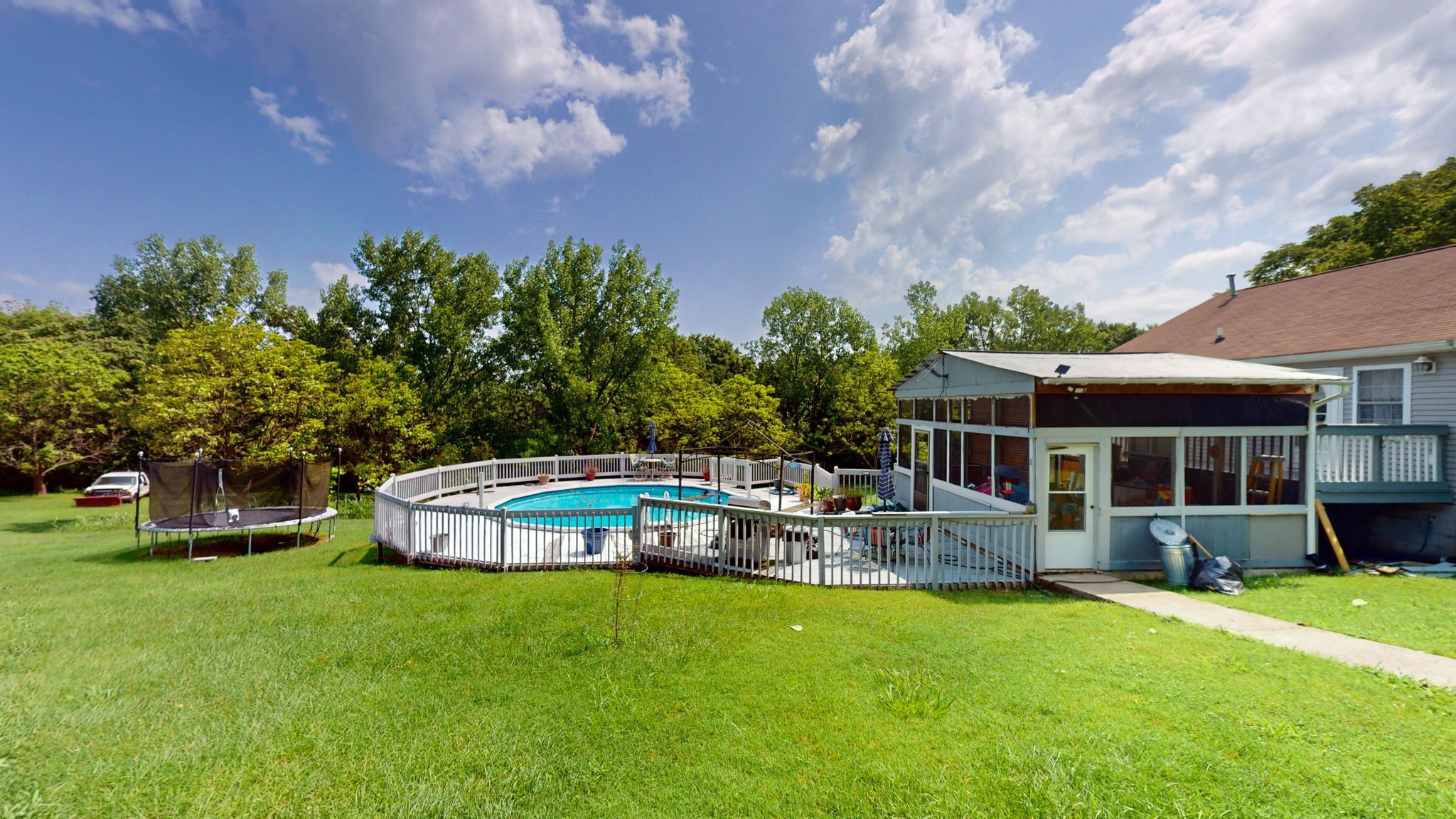 975 Old Lebanon Dirt Rd
