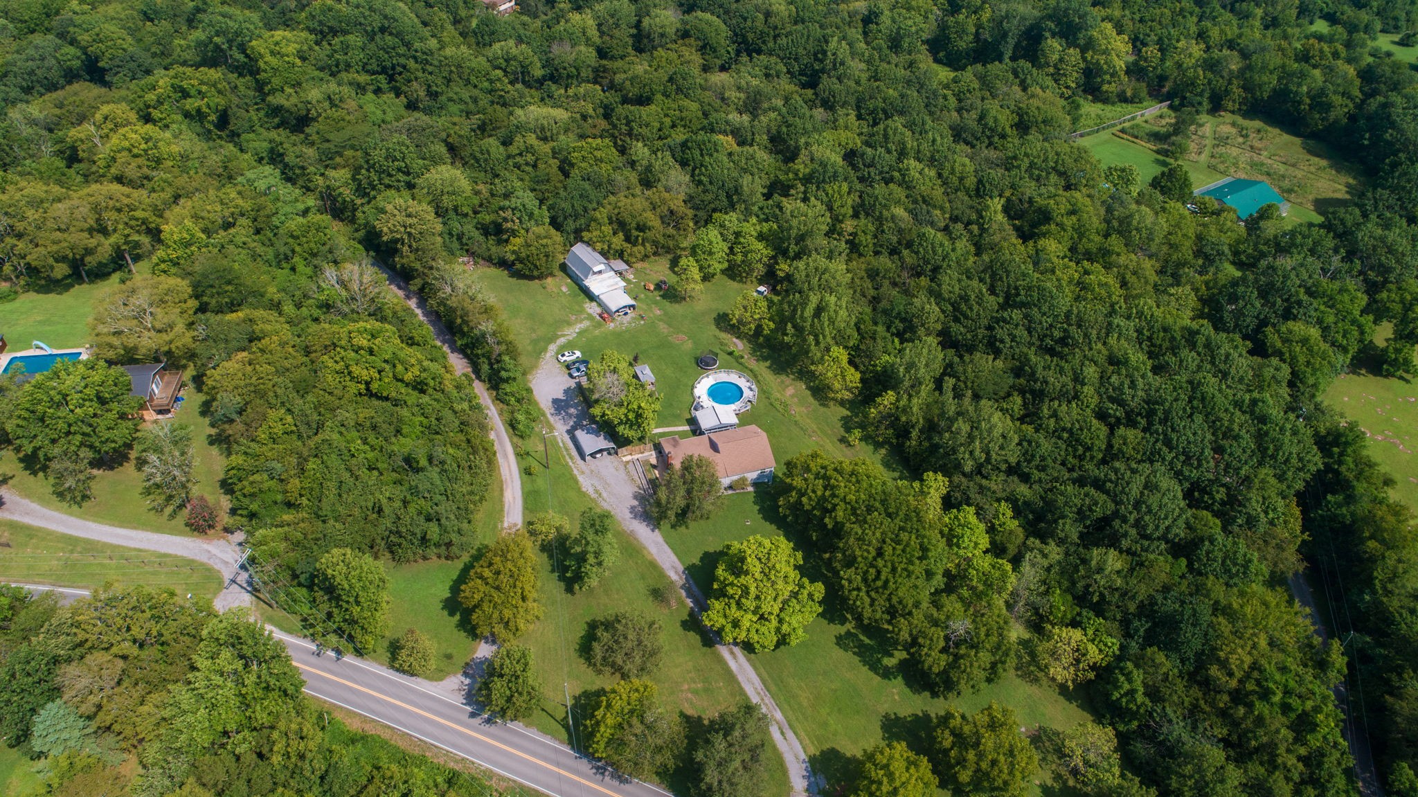975 Old Lebanon Dirt Rd