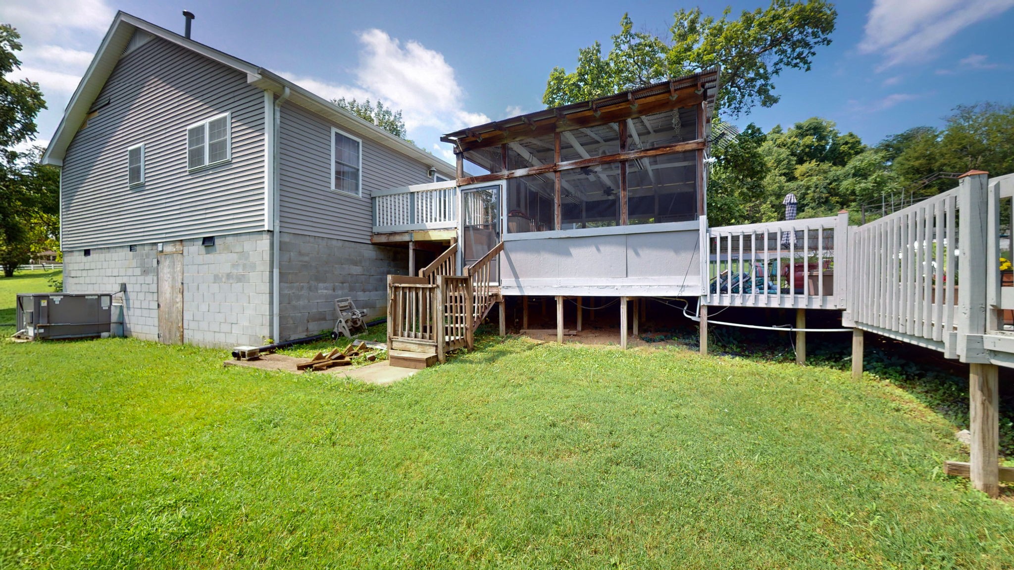 975 Old Lebanon Dirt Rd