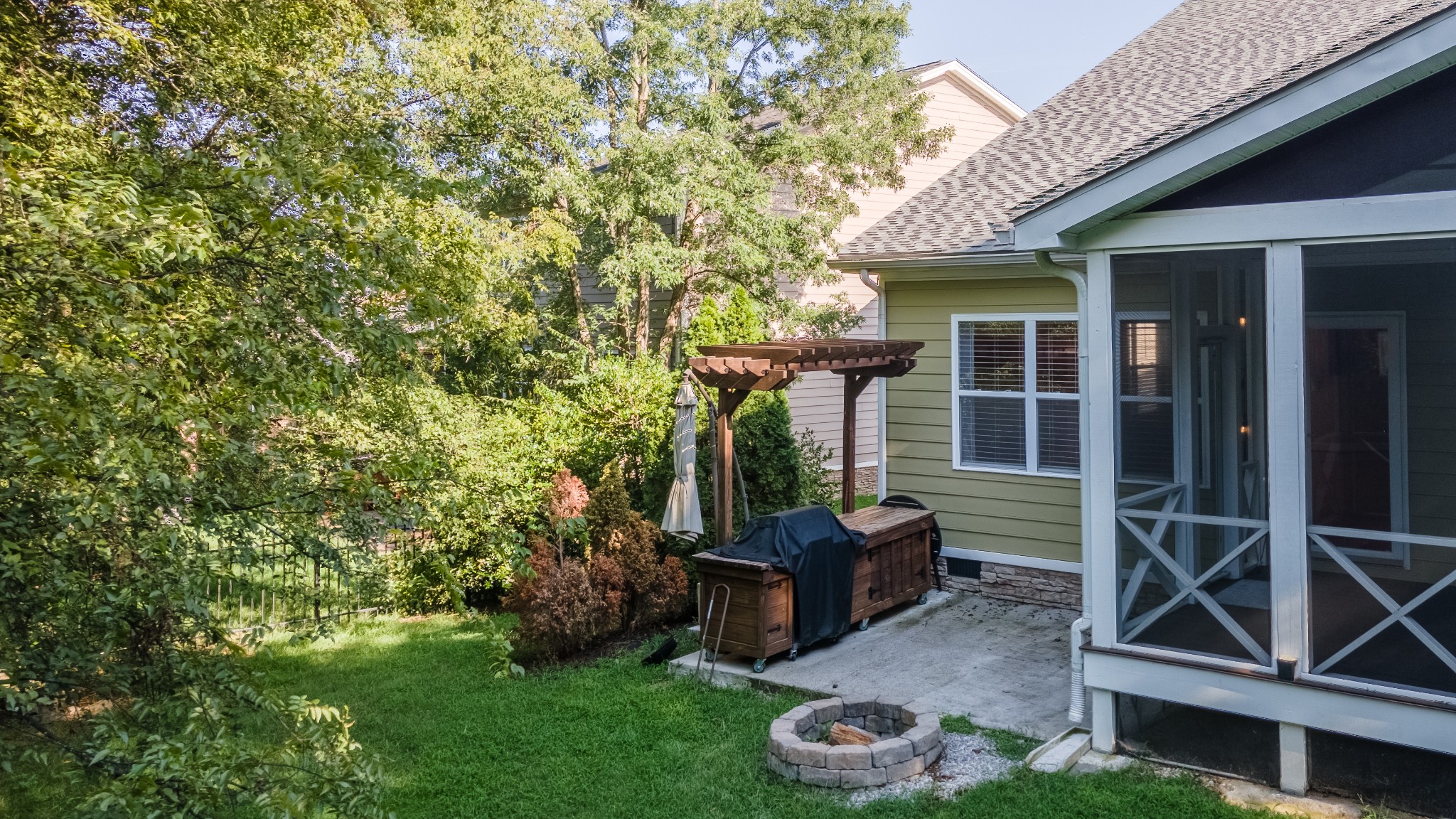 3352 Redmon Hl