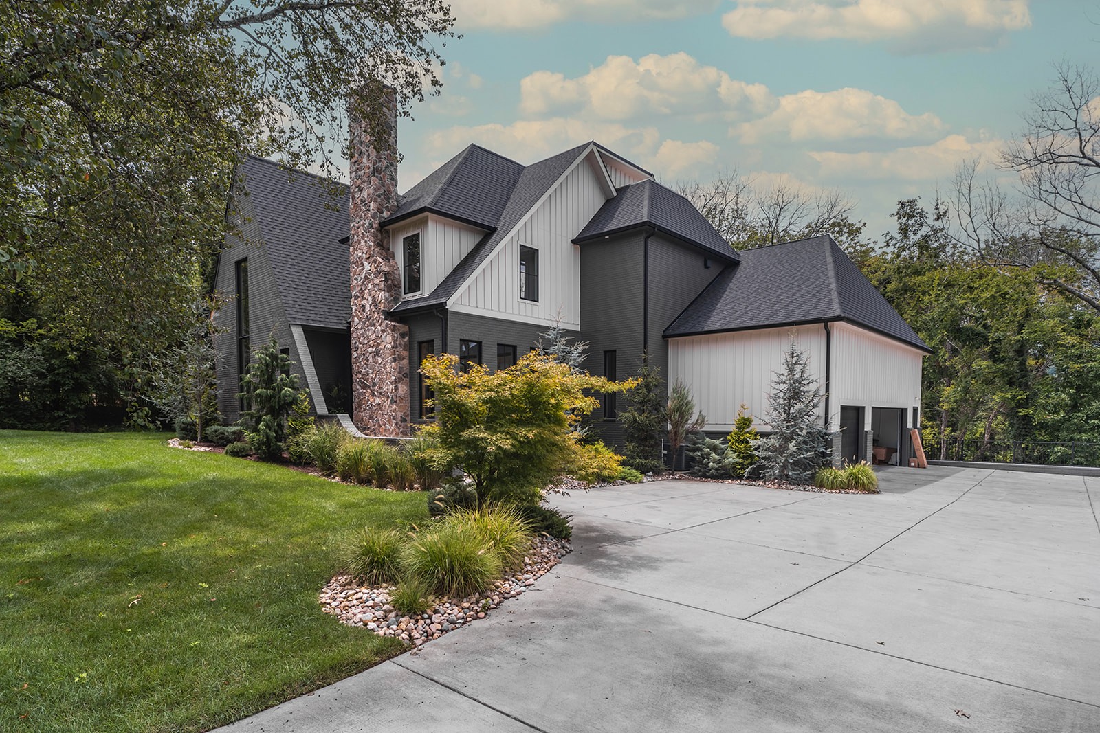 4617 Villa Green Dr