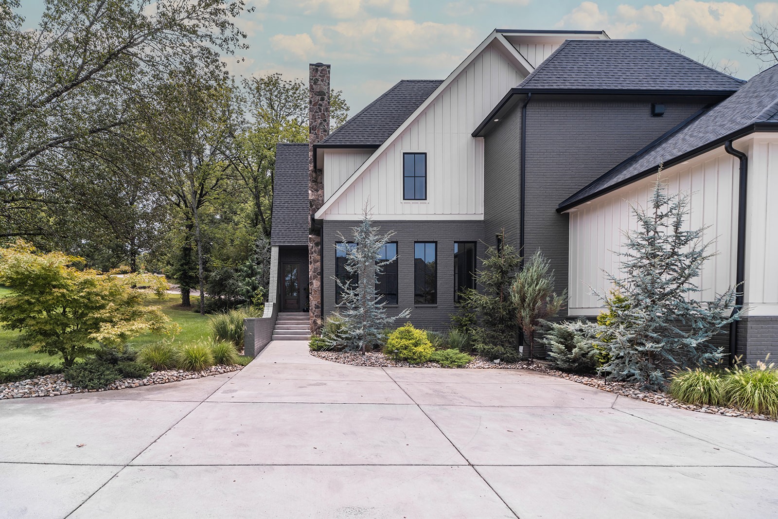 4617 Villa Green Dr