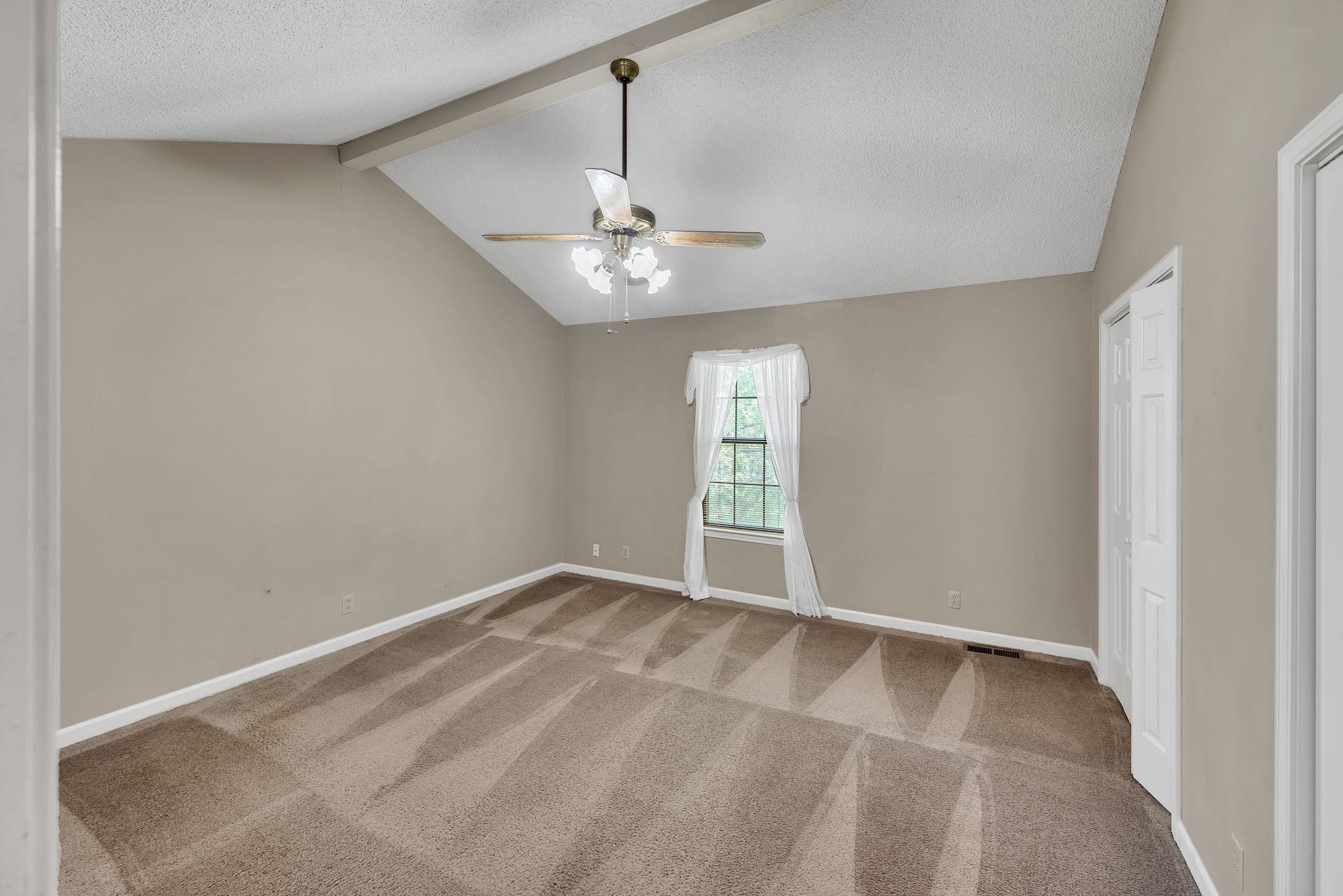 420 Thomas Jefferson Cir