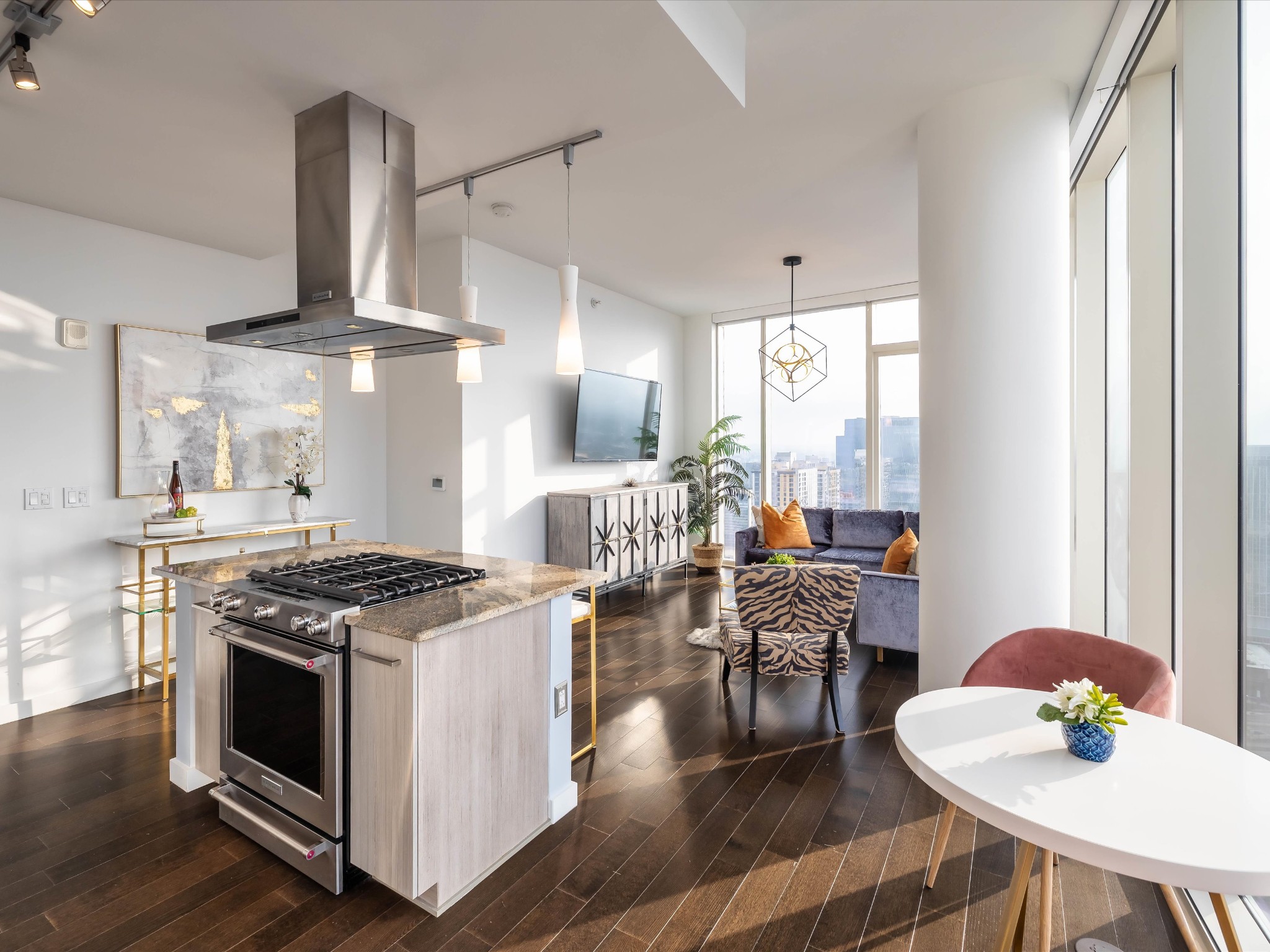515 Church St Unit: 3810