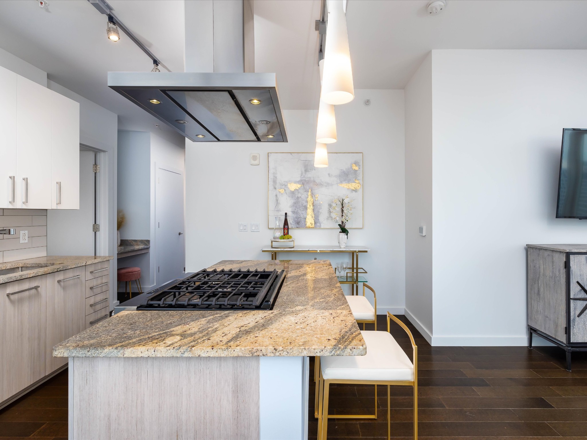 515 Church St Unit: 3810