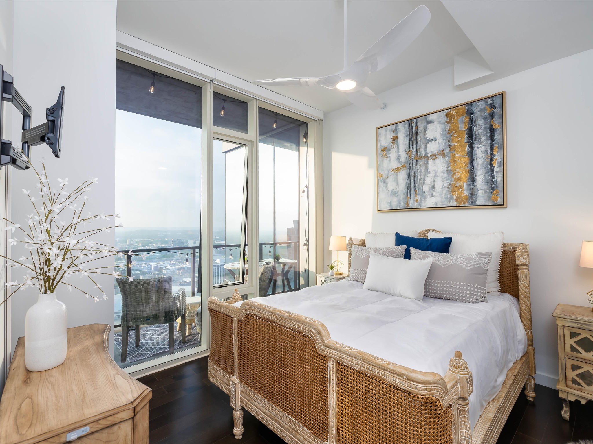 515 Church St Unit: 3810