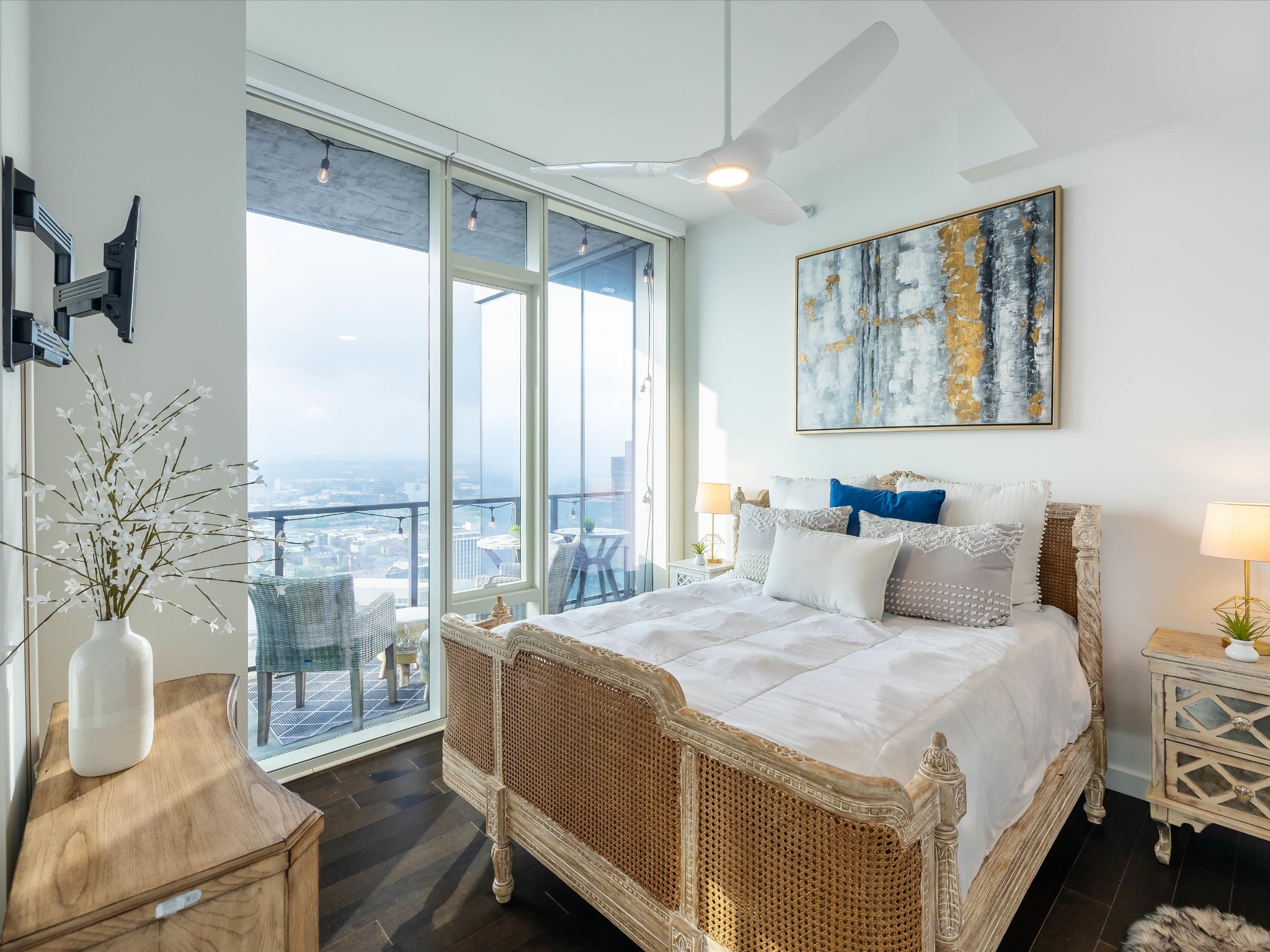 515 Church St Unit: 3810