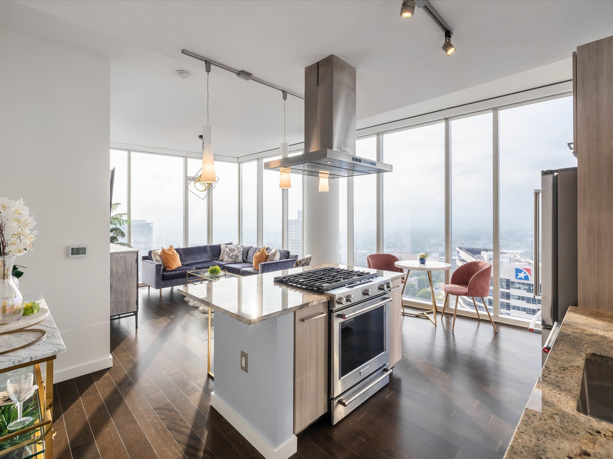 515 Church St Unit: 3810
