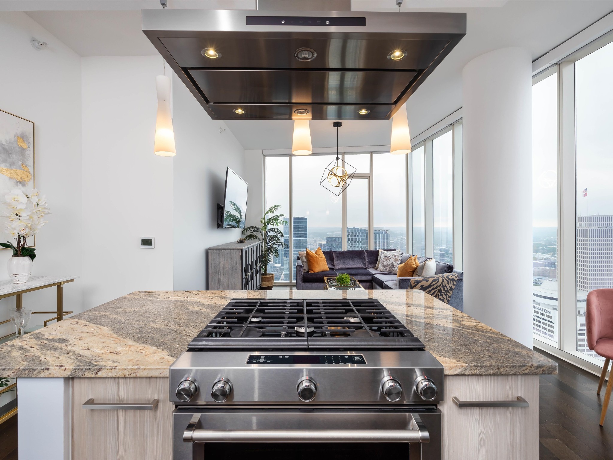 515 Church St Unit: 3810