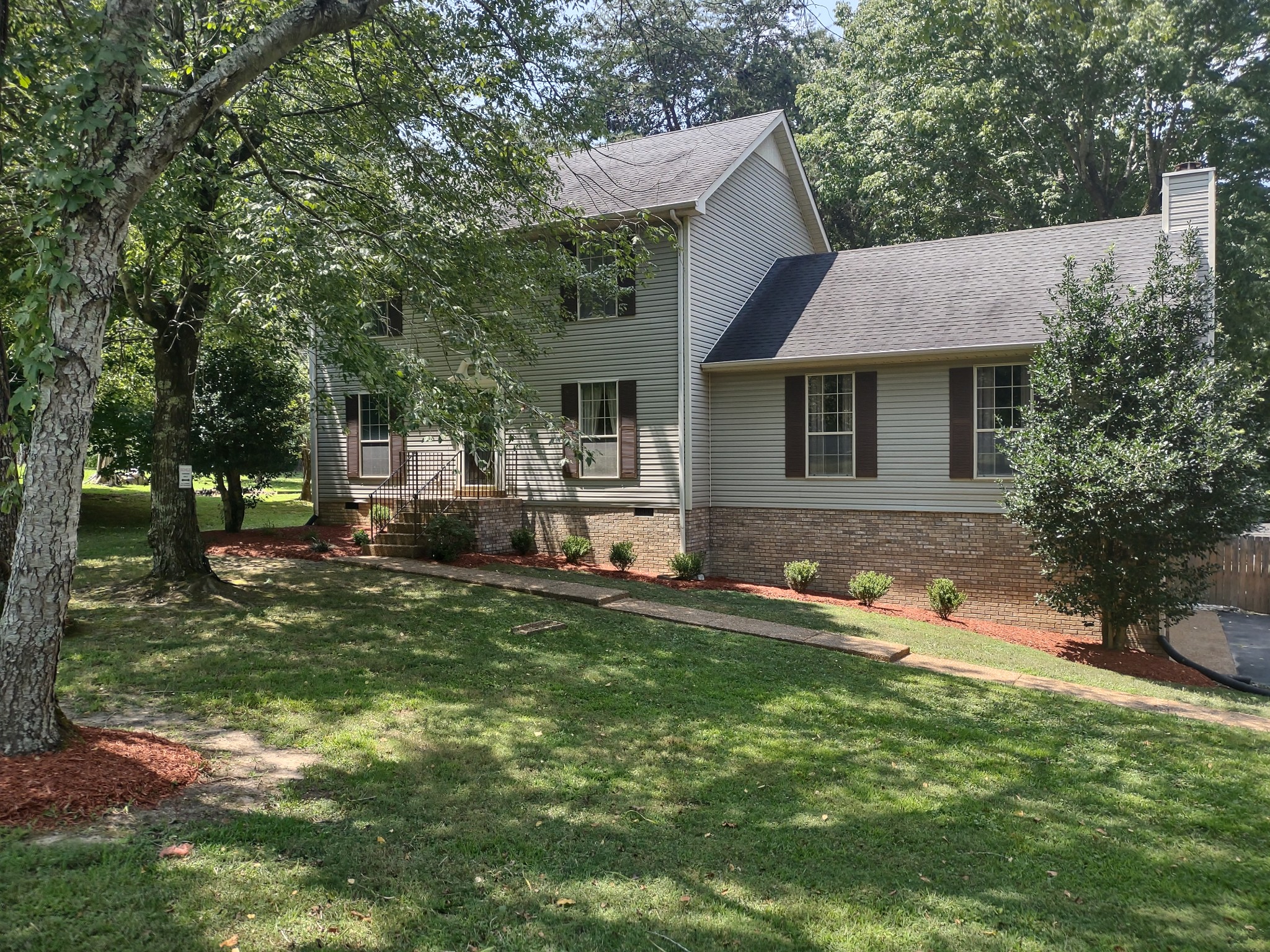 1142 Forest Crossing