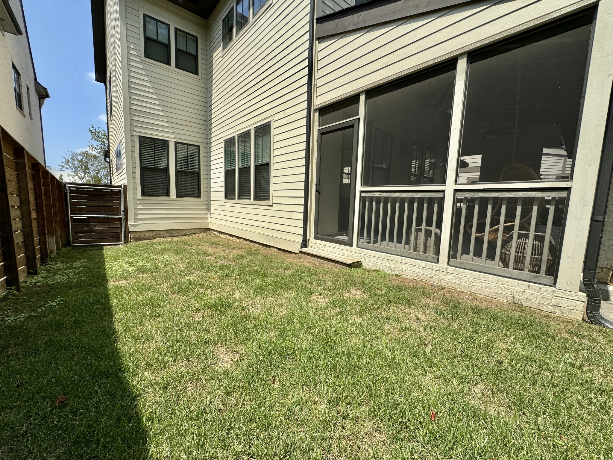 4100 Kimbark Dr