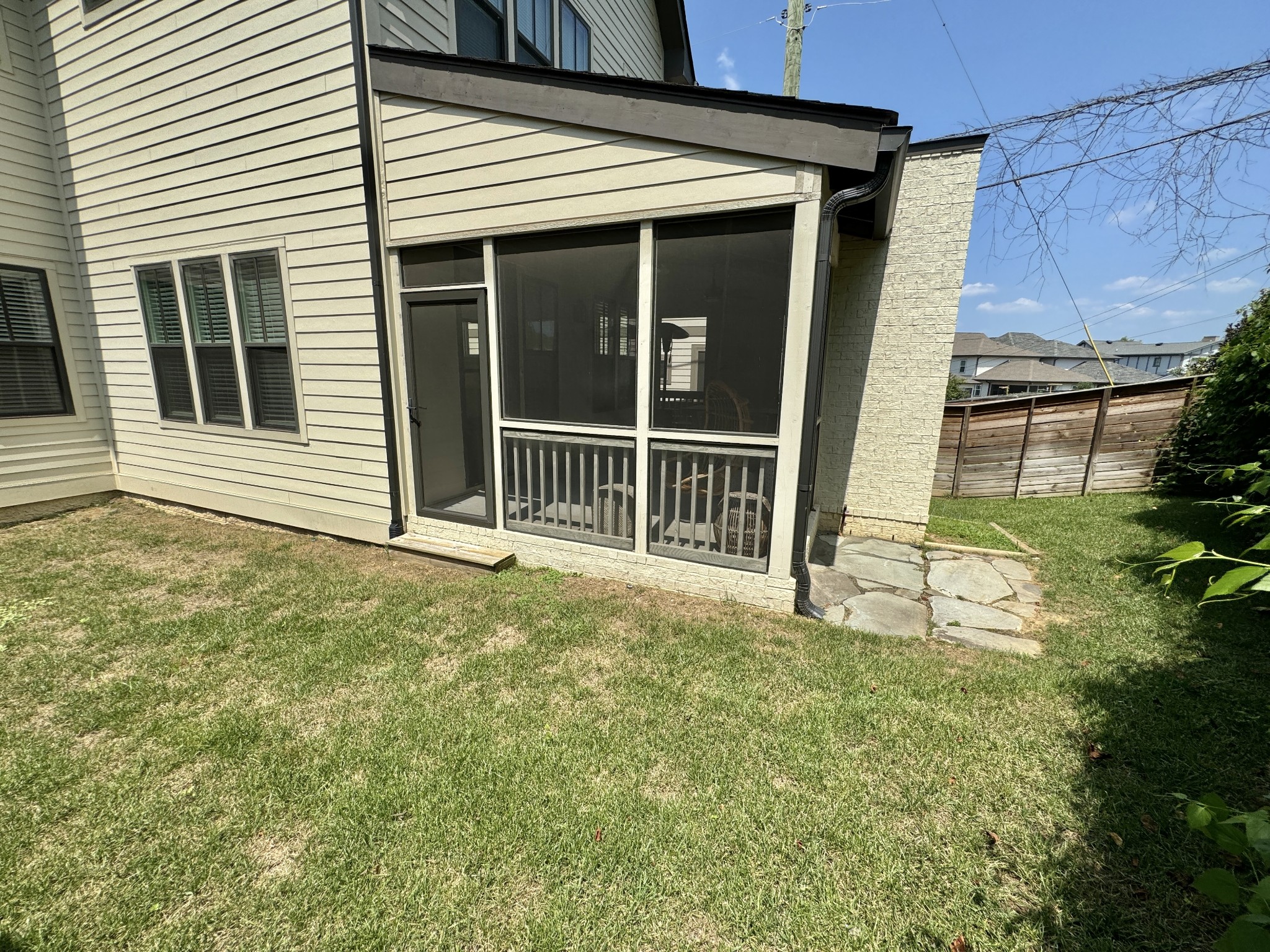 4100 Kimbark Dr