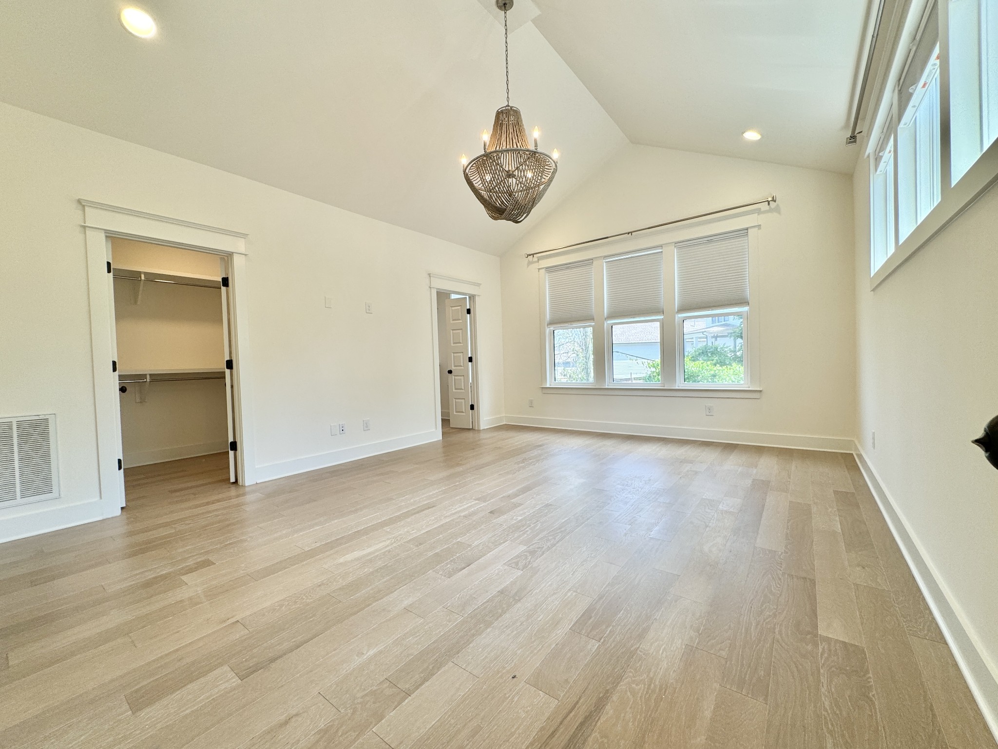 4100 Kimbark Dr