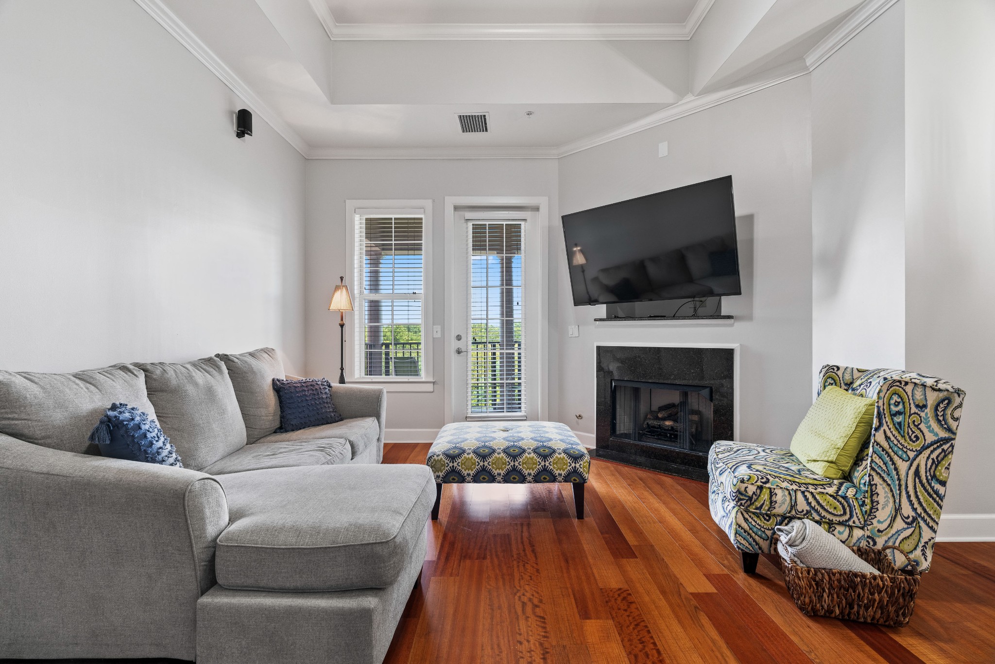 307 Seven Springs Way Unit: 403