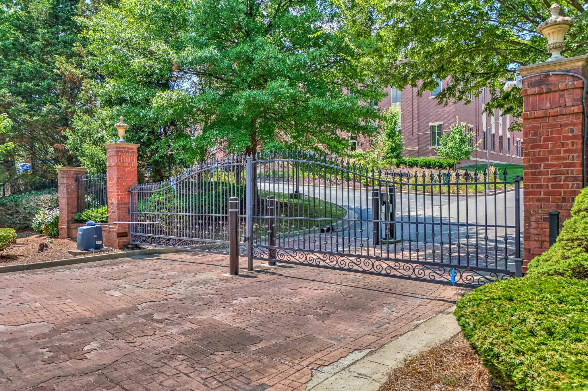 307 Seven Springs Way Unit: 403