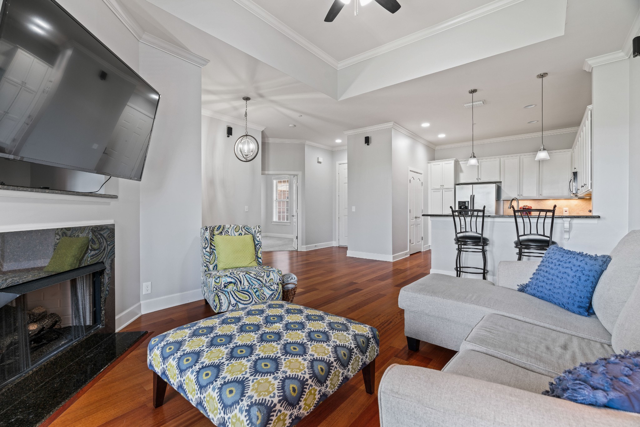 307 Seven Springs Way Unit: 403
