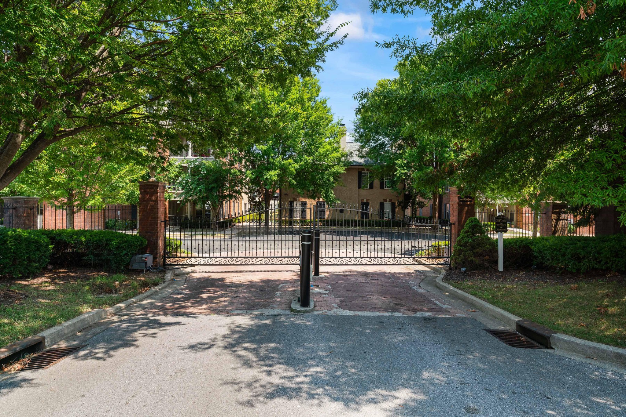 307 Seven Springs Way Unit: 403