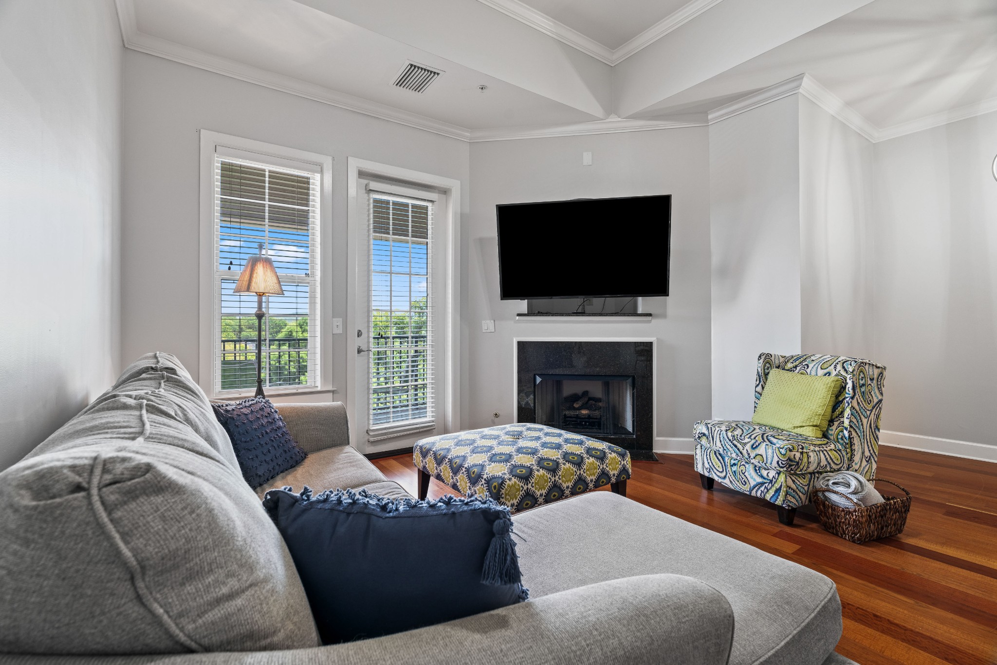 307 Seven Springs Way Unit: 403