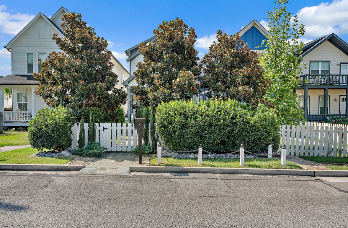 5303 Pennsylvania Ave