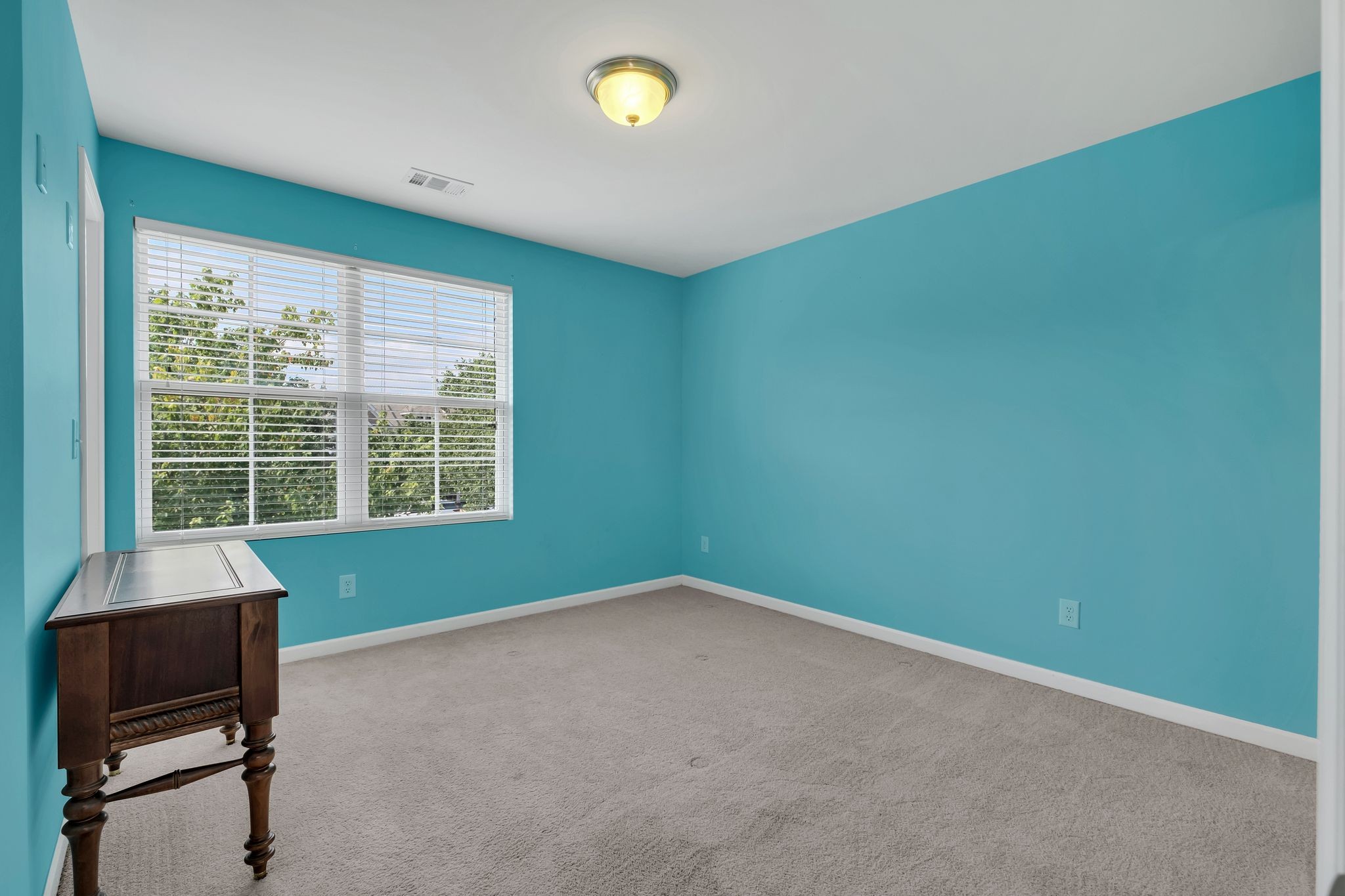 1439 Riverbrook Dr