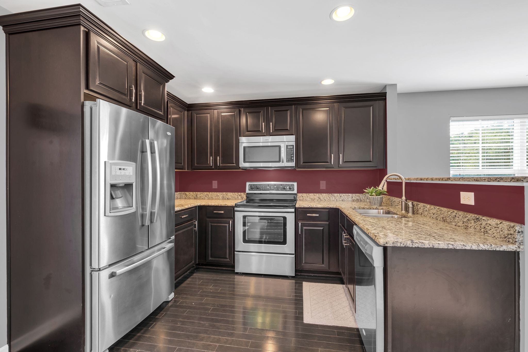 1439 Riverbrook Dr