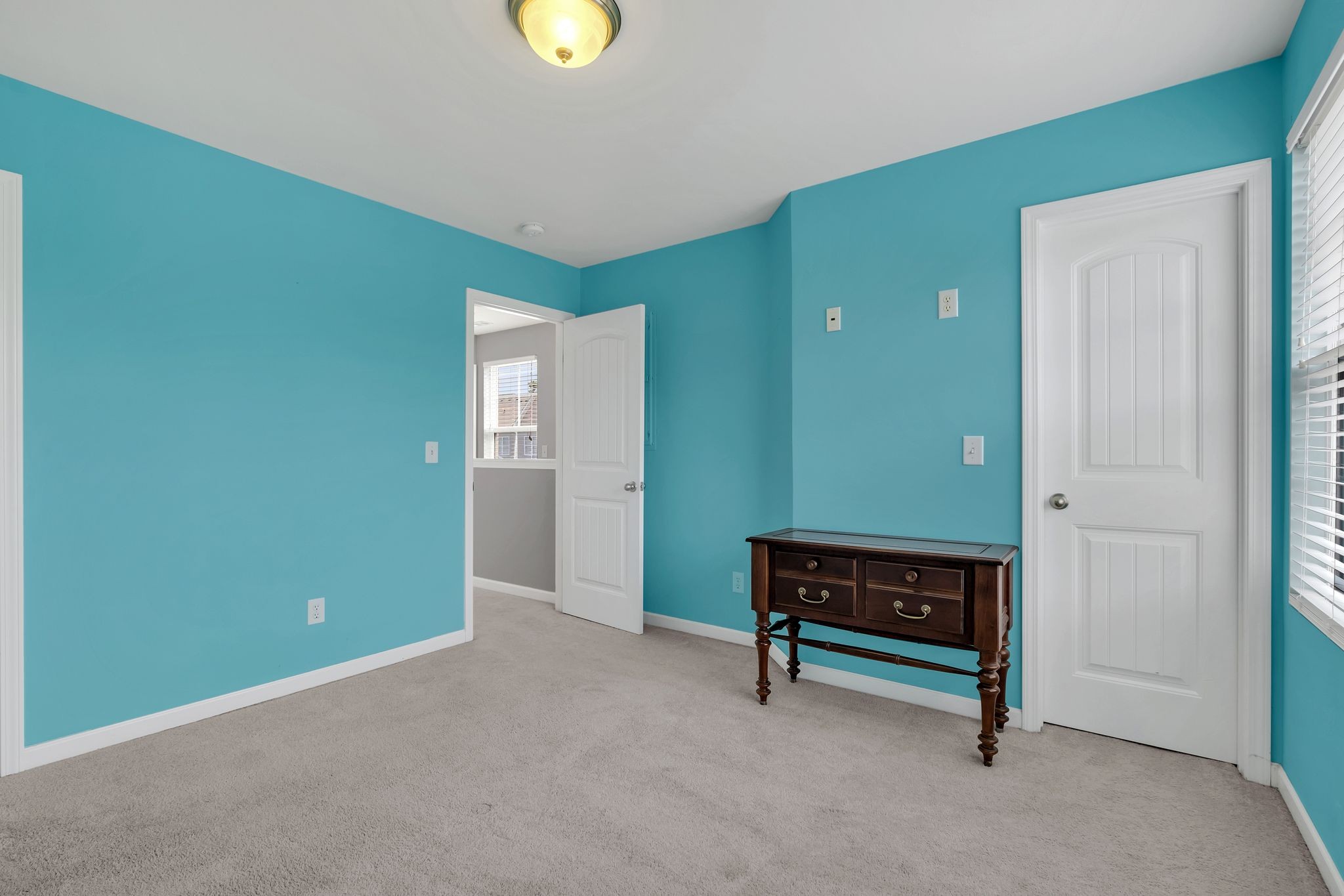 1439 Riverbrook Dr