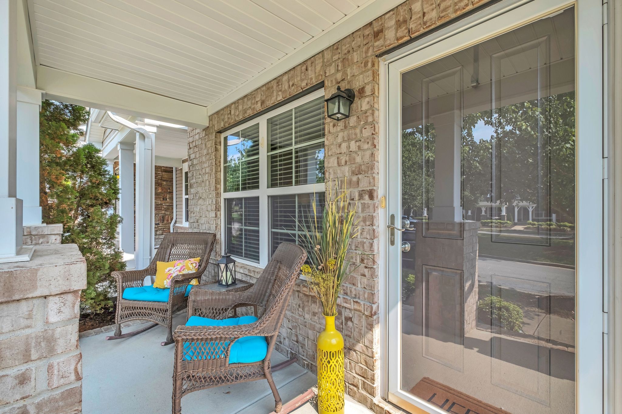 1439 Riverbrook Dr