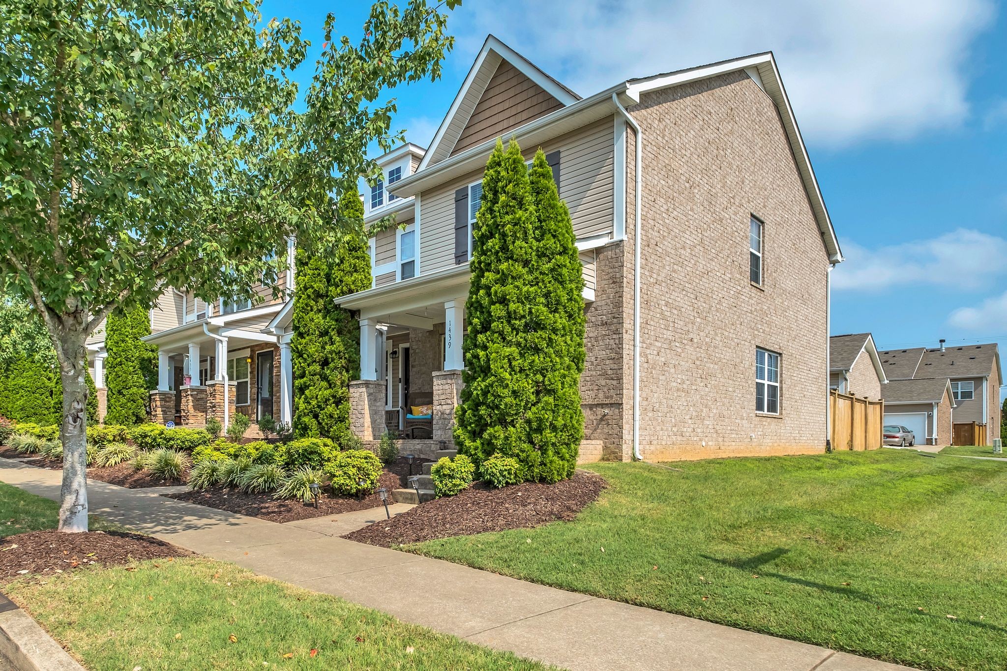 1439 Riverbrook Dr