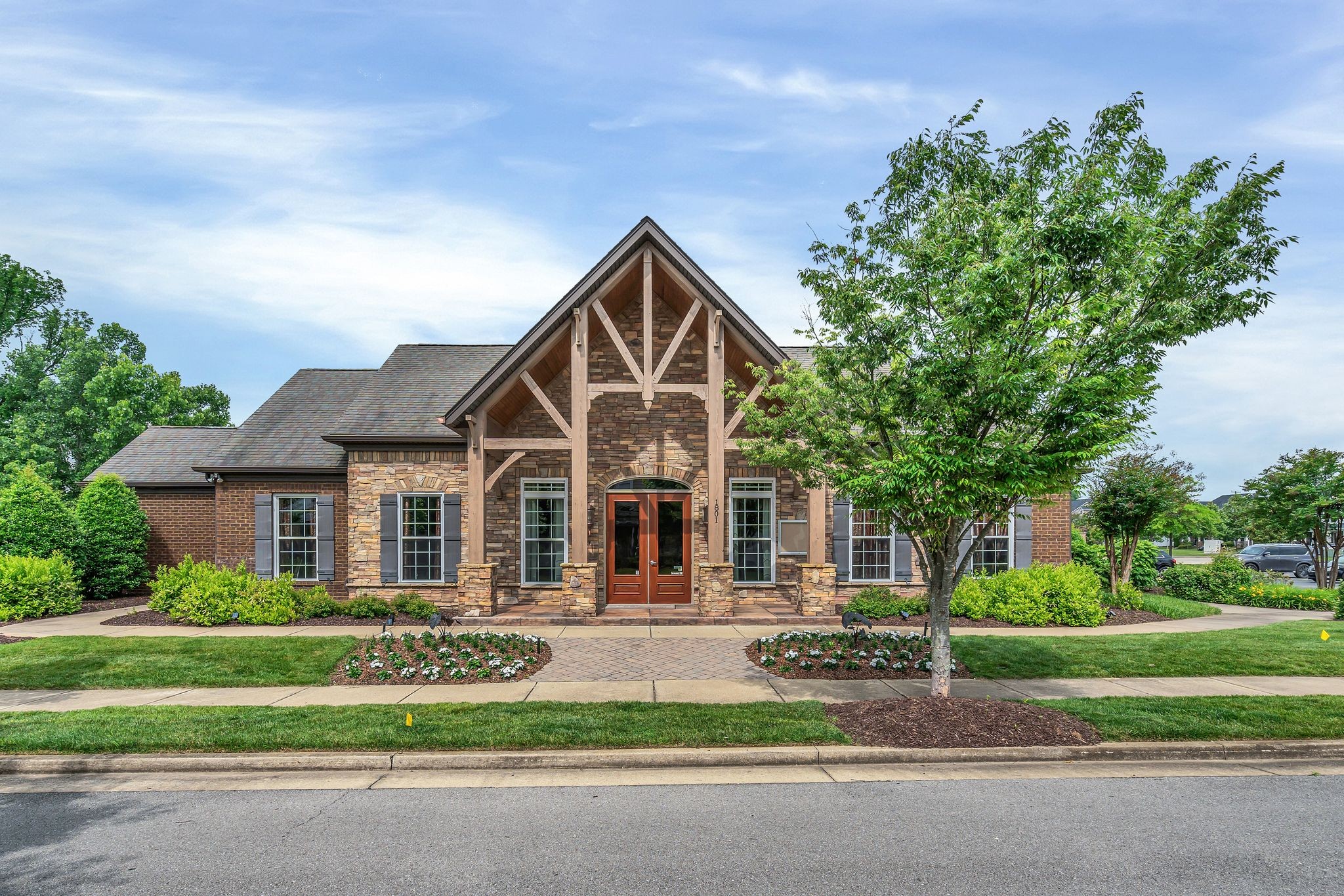 1439 Riverbrook Dr