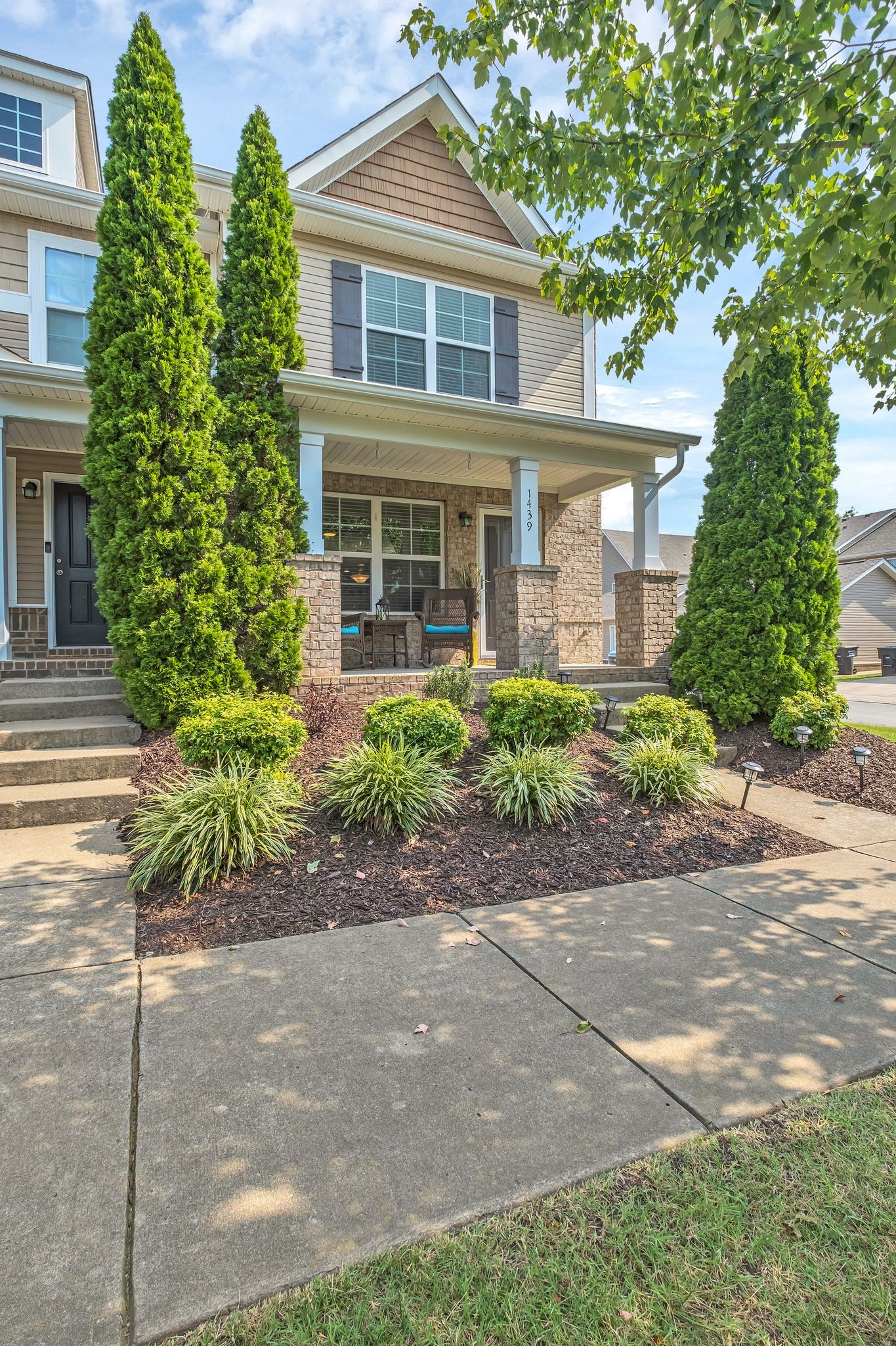 1439 Riverbrook Dr