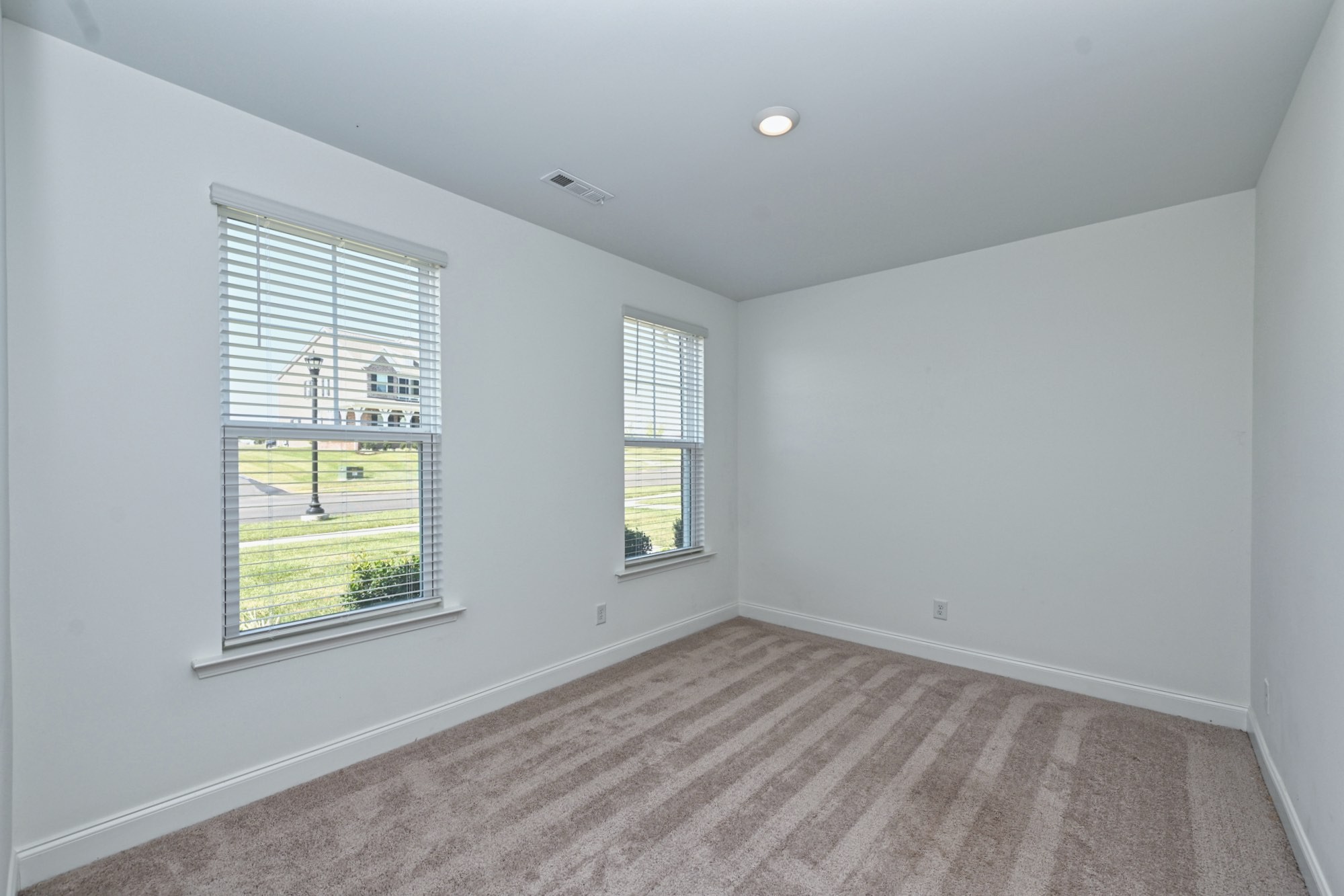 921 Nance Ln