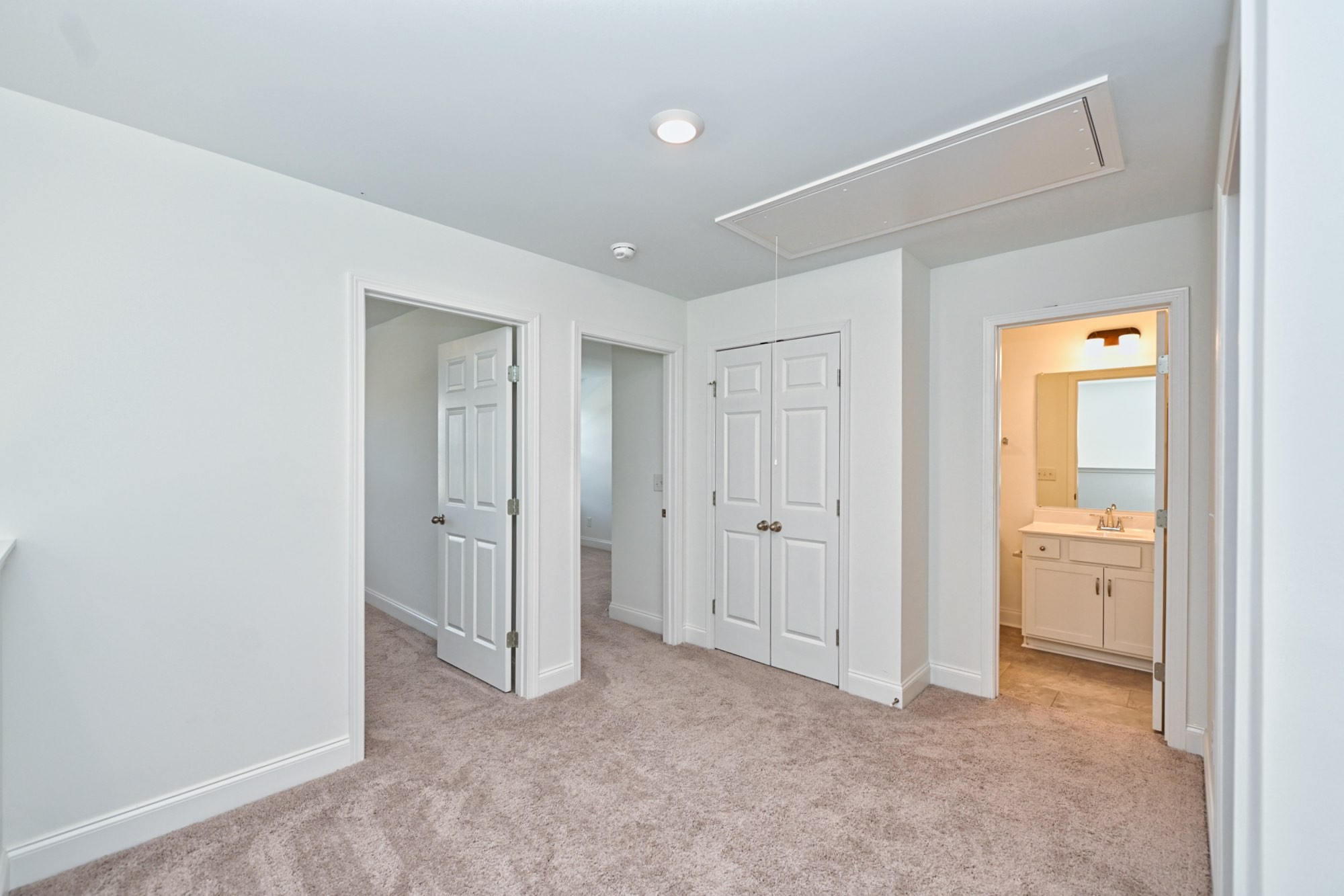 921 Nance Ln