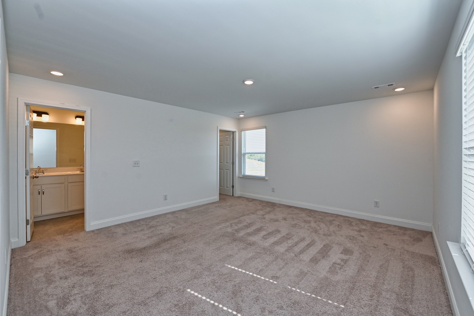921 Nance Ln