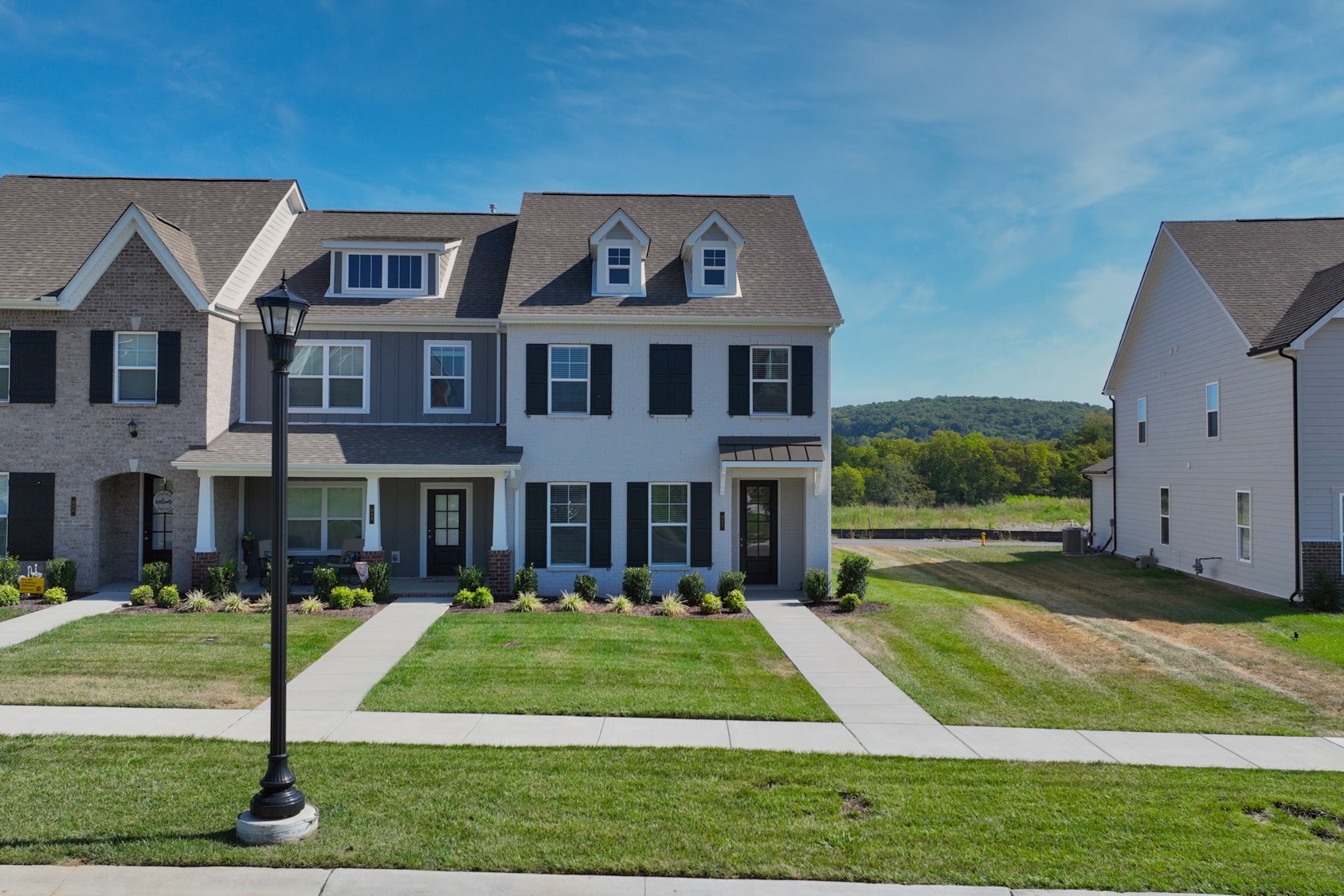 921 Nance Ln
