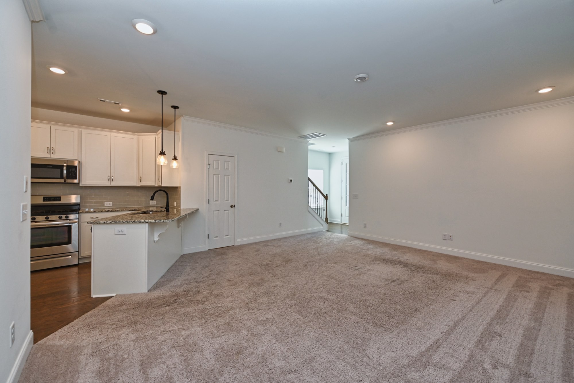 921 Nance Ln