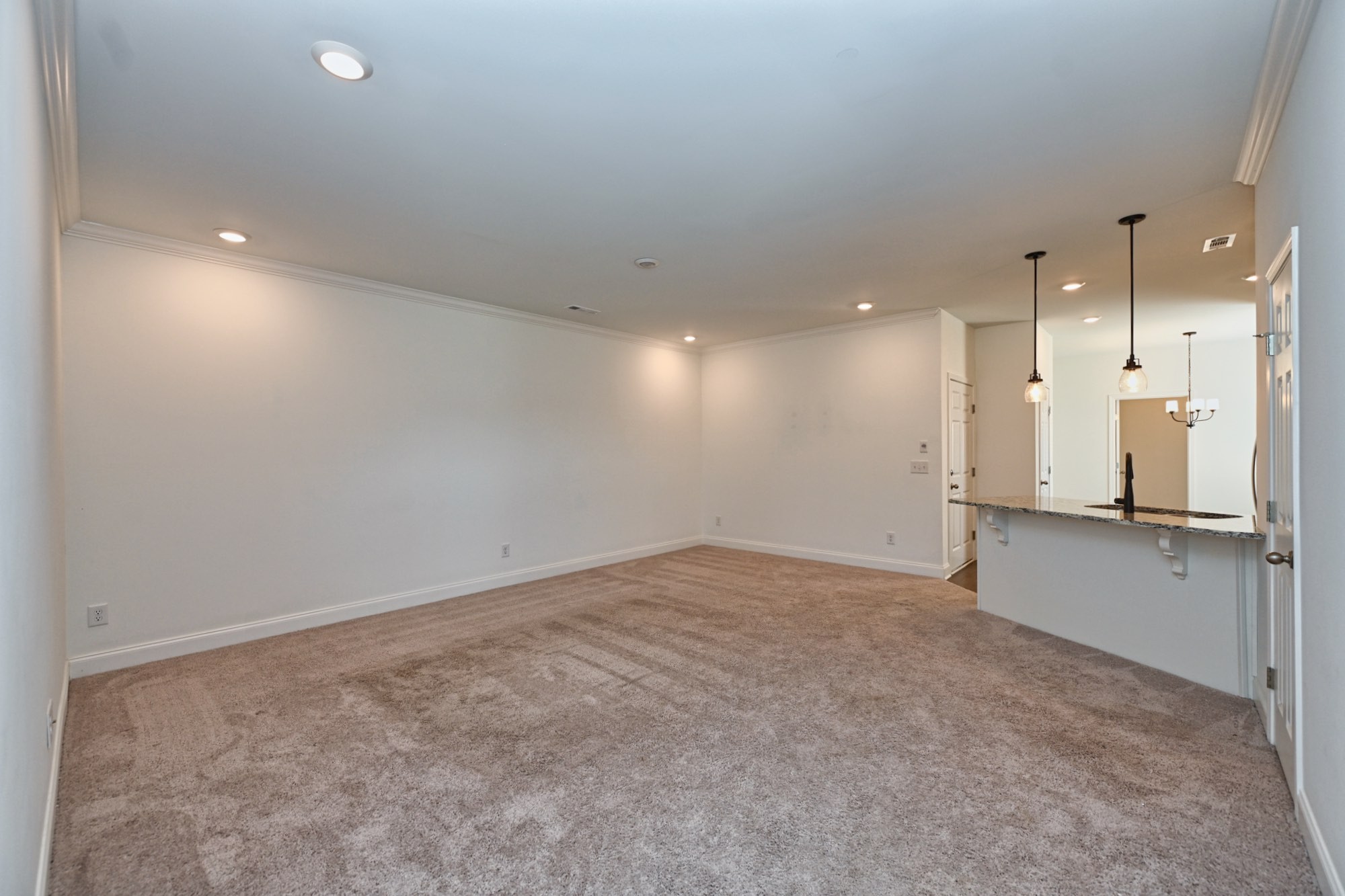 921 Nance Ln