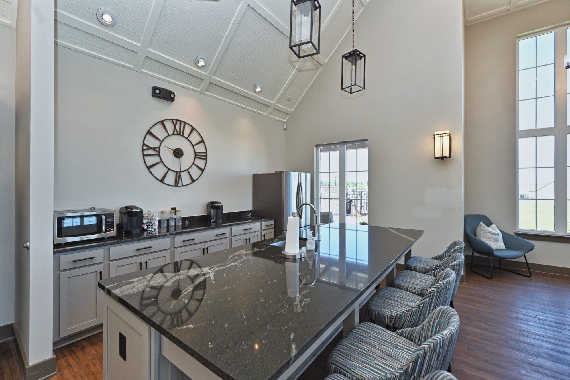 921 Nance Ln