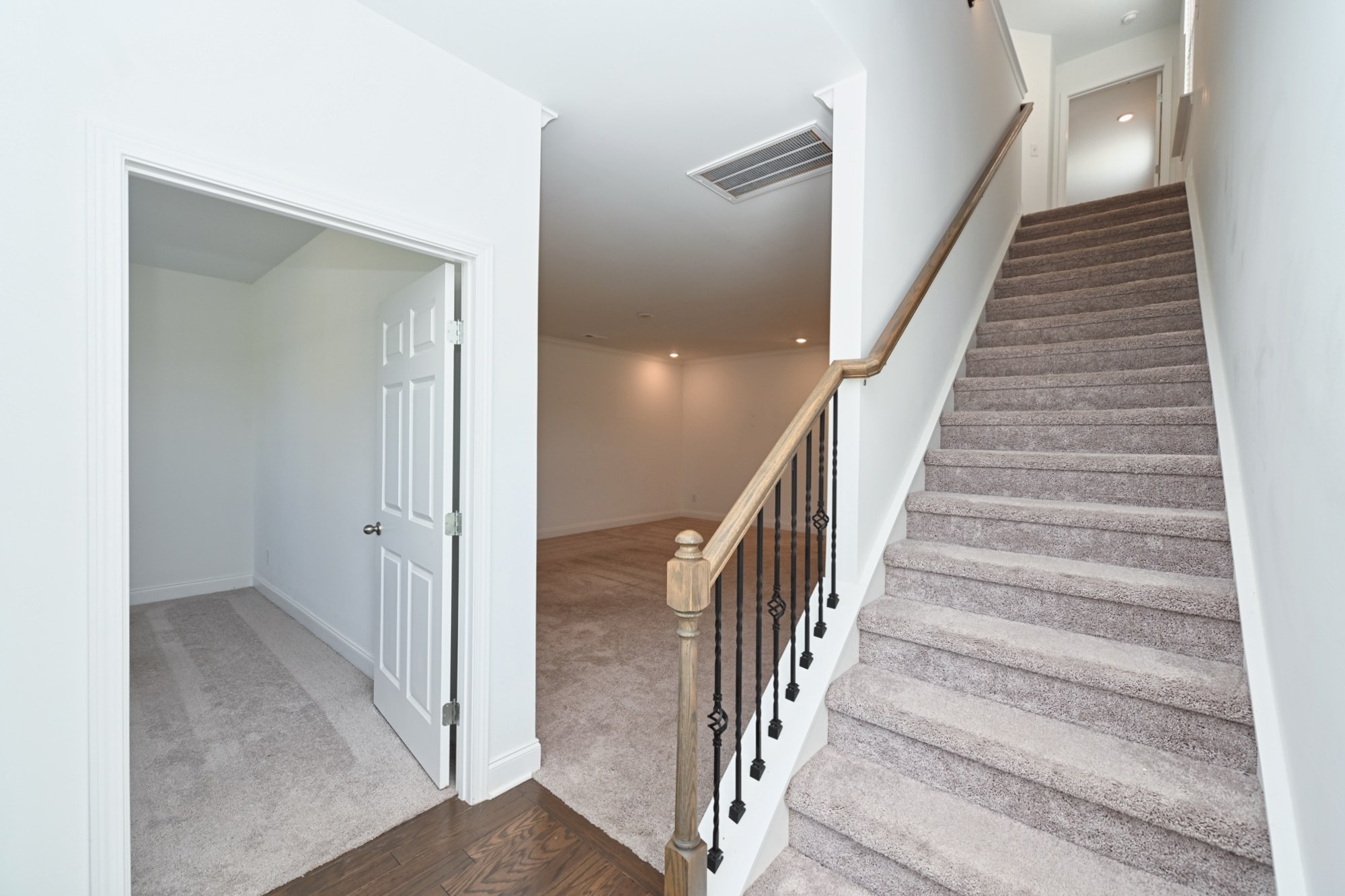 921 Nance Ln
