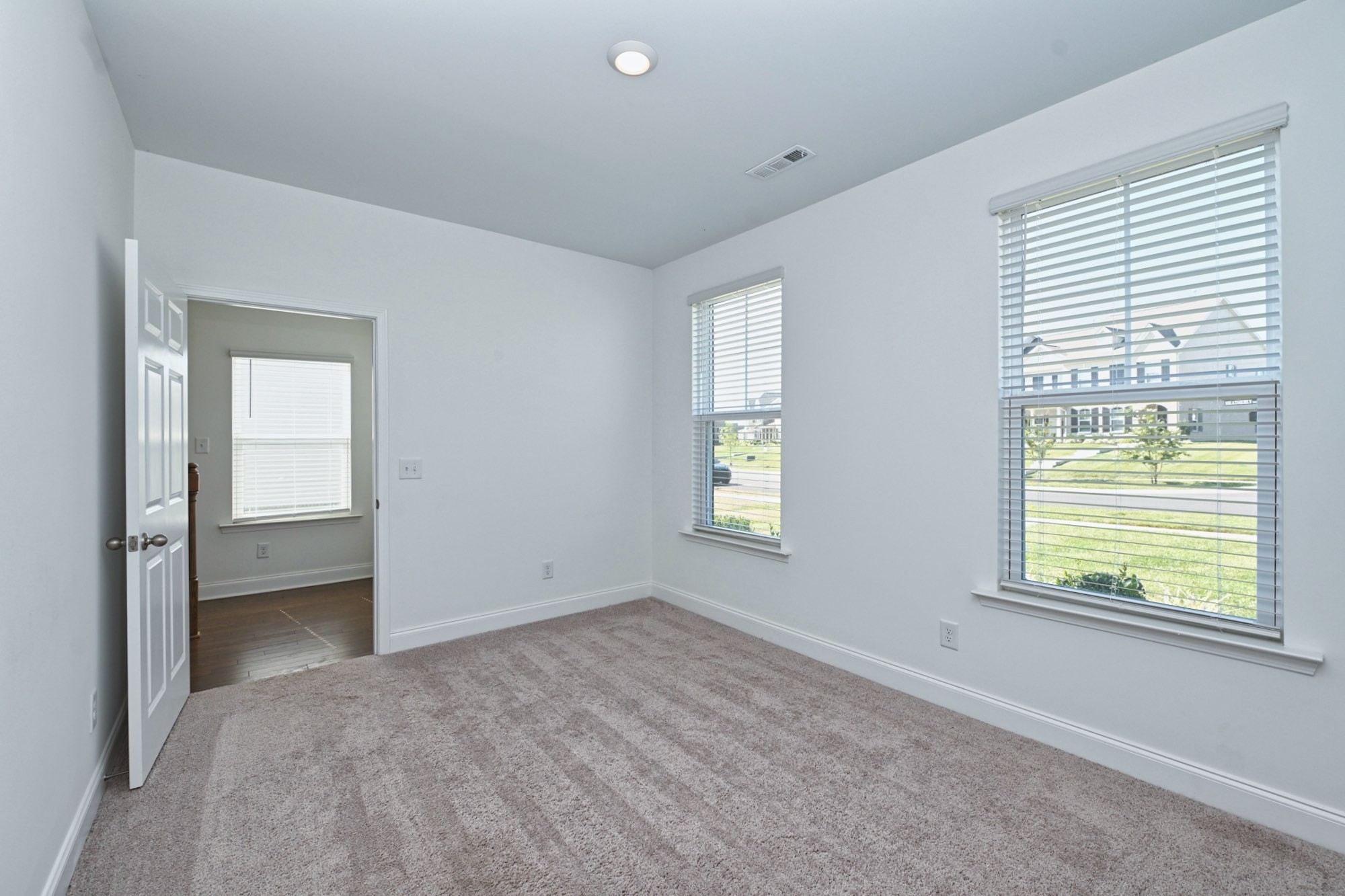 921 Nance Ln
