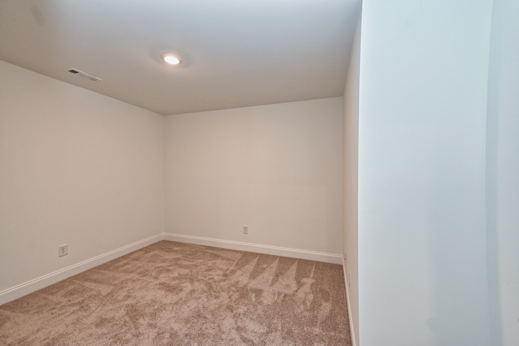 921 Nance Ln