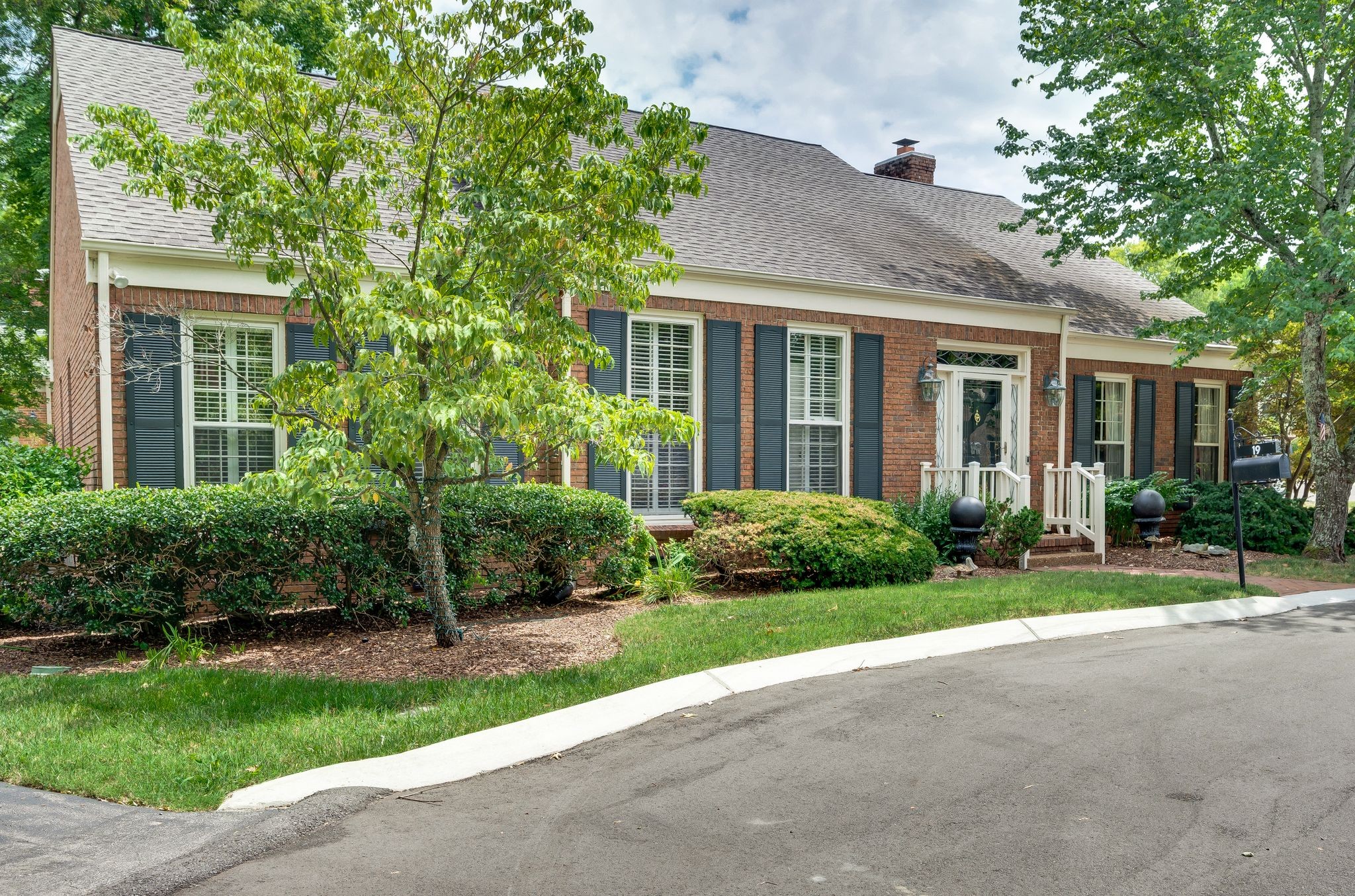 19 Redbud Dr
