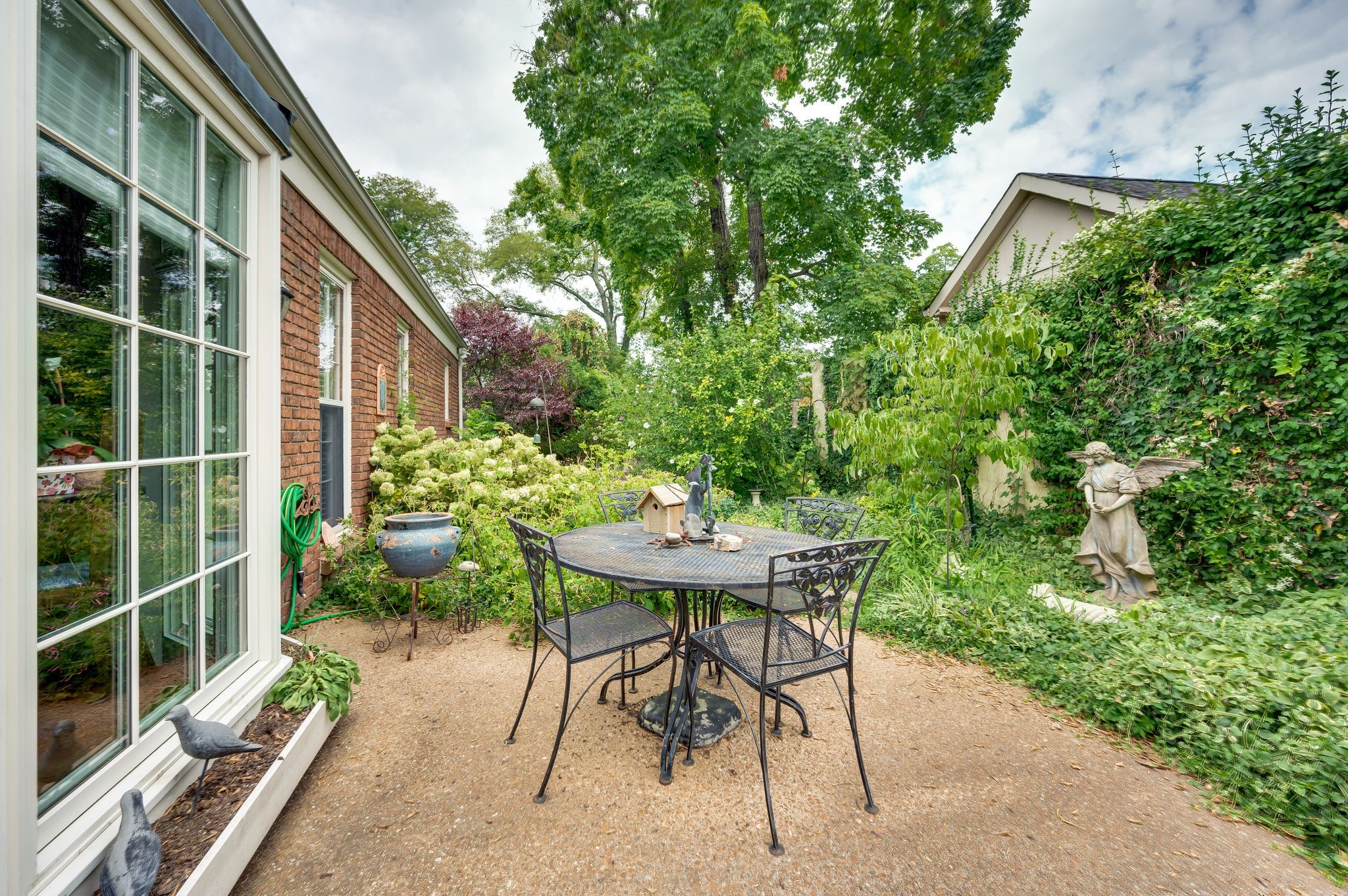 19 Redbud Dr