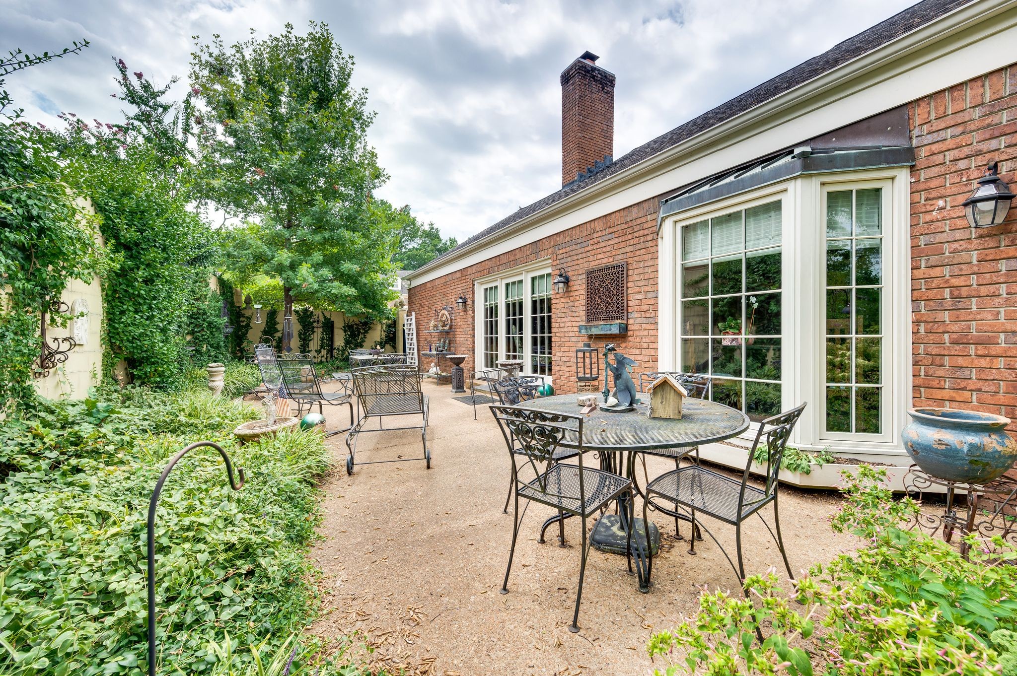 19 Redbud Dr