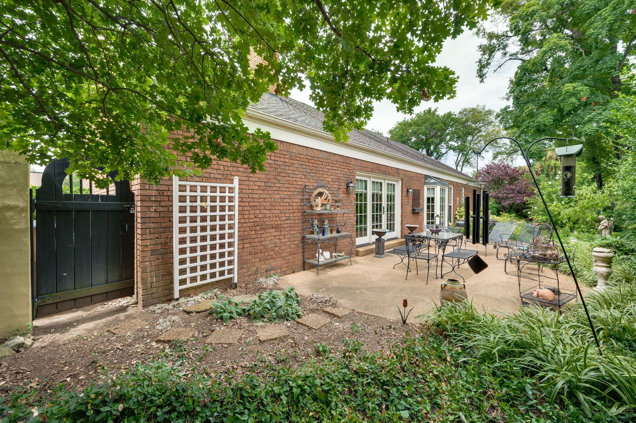 19 Redbud Dr