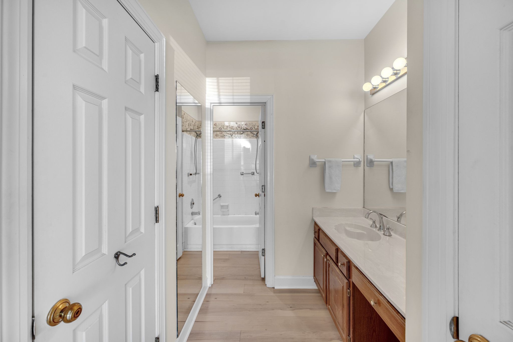410 Ashlawn Ct Unit: 410